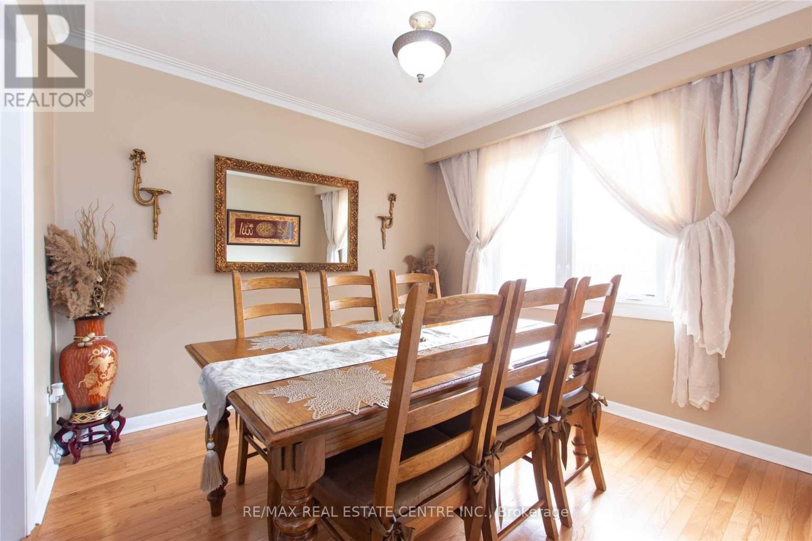 539 Weynway Court, Oakville, Ontario  L6L 4G8 - Photo 4 - W13004820