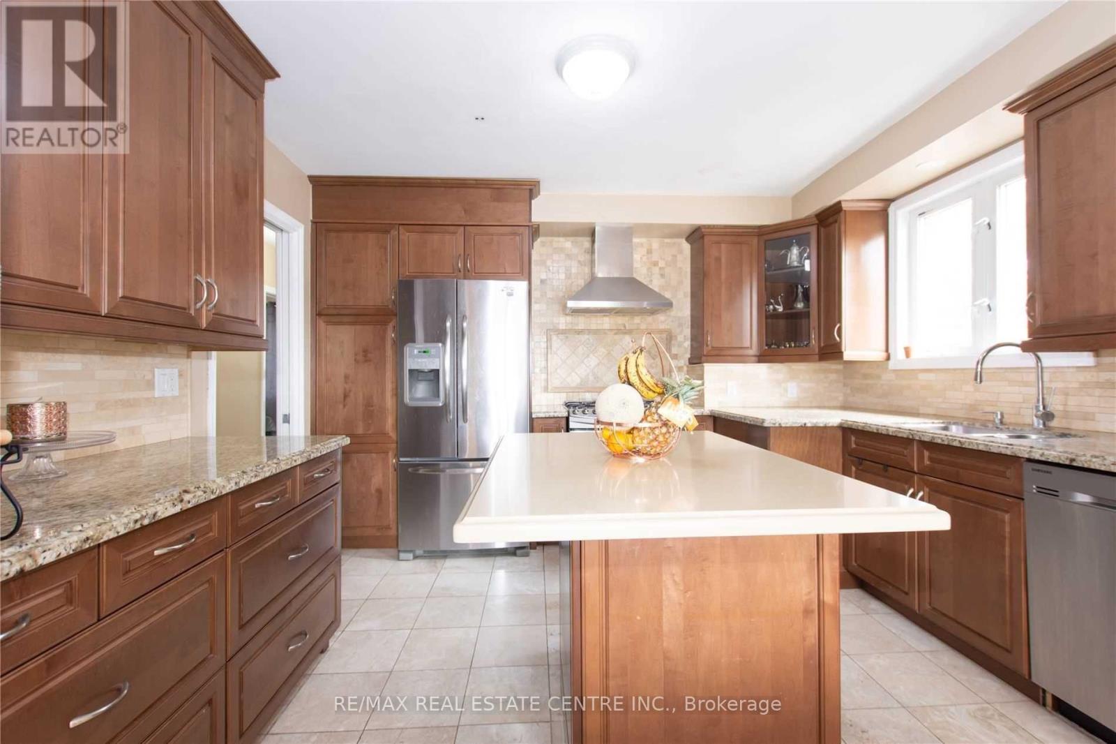 539 Weynway Court, Oakville, Ontario  L6L 4G8 - Photo 5 - W13004820