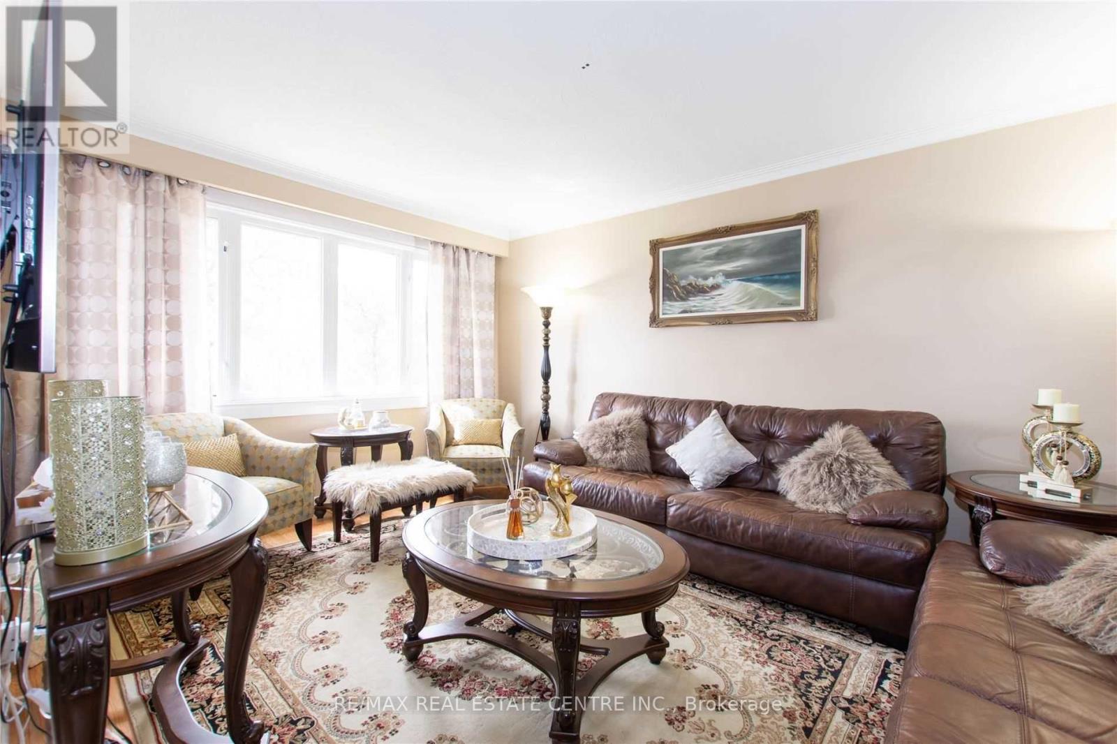 539 Weynway Court, Oakville, Ontario  L6L 4G8 - Photo 8 - W13004820