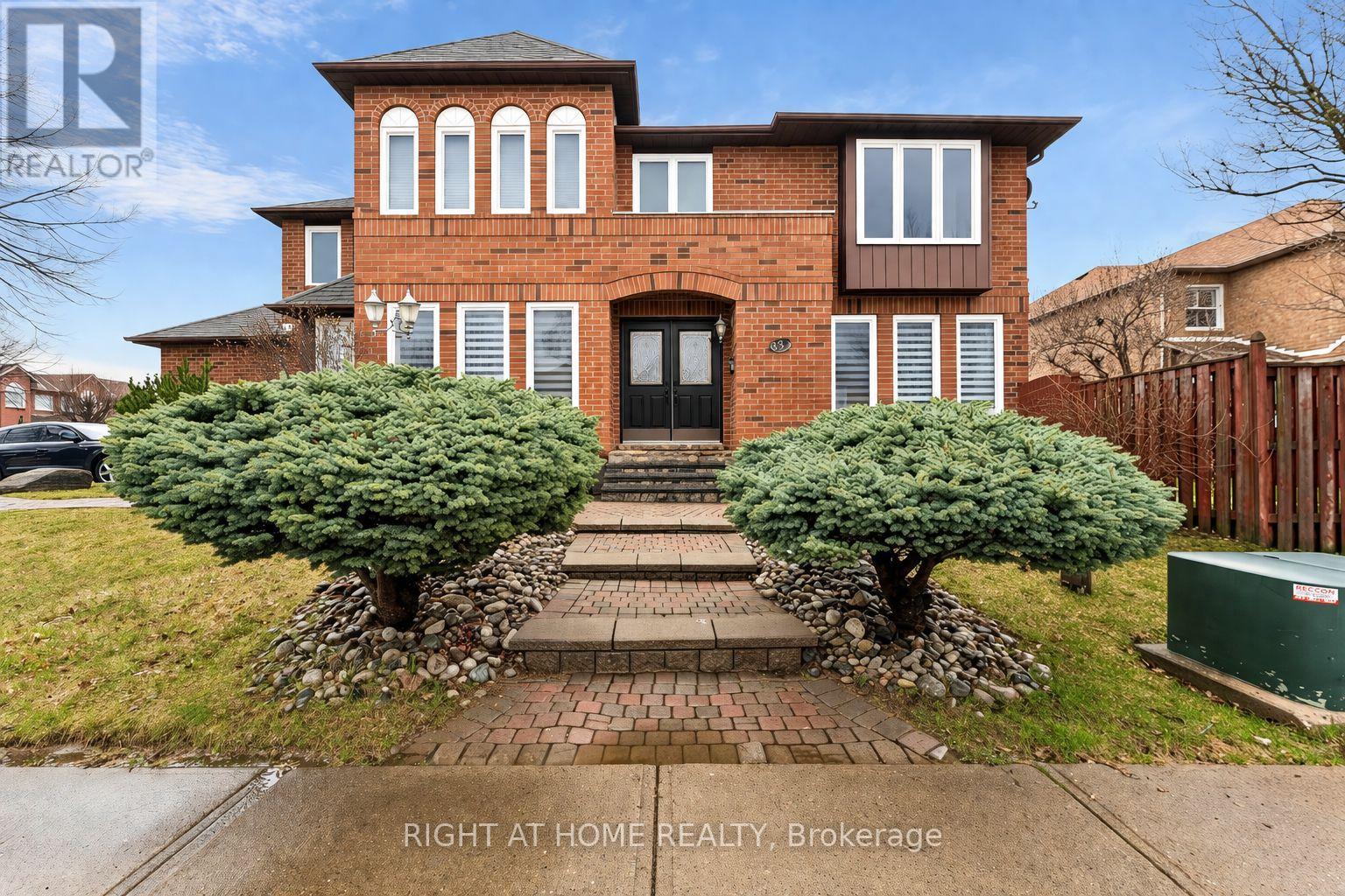 39 BANNER ROAD, Brampton, Ontario