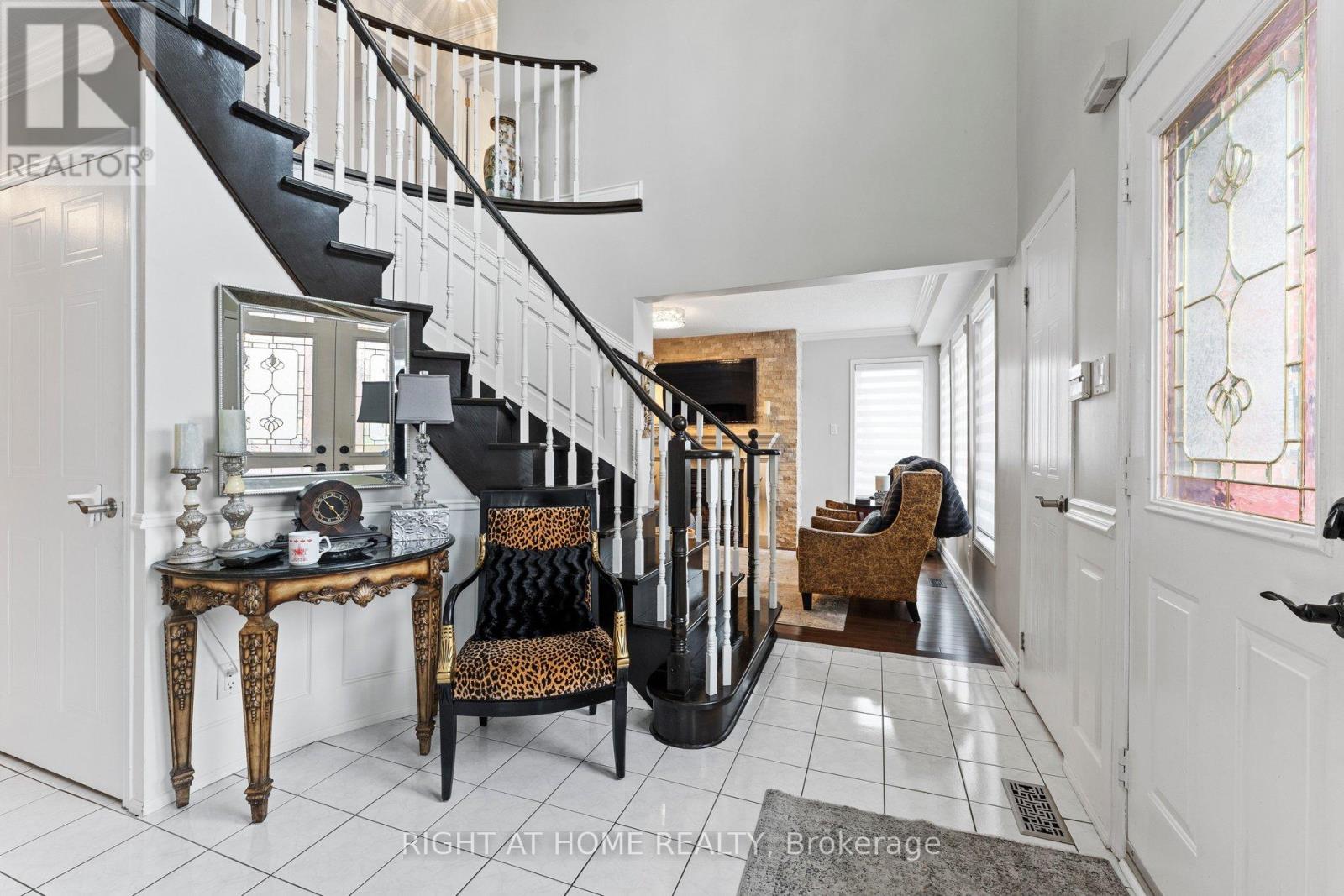 39 Banner Road, Brampton, Ontario  L6X 4K8 - Photo 6 - W13004824