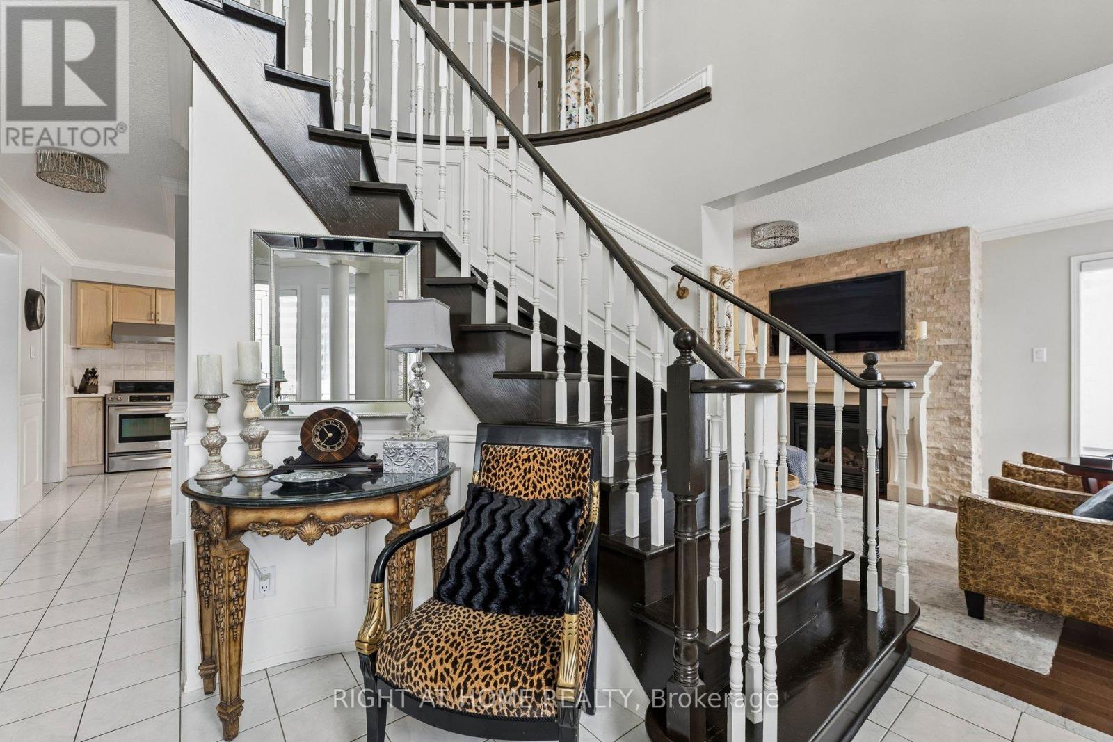 39 Banner Road, Brampton, Ontario  L6X 4K8 - Photo 7 - W13004824