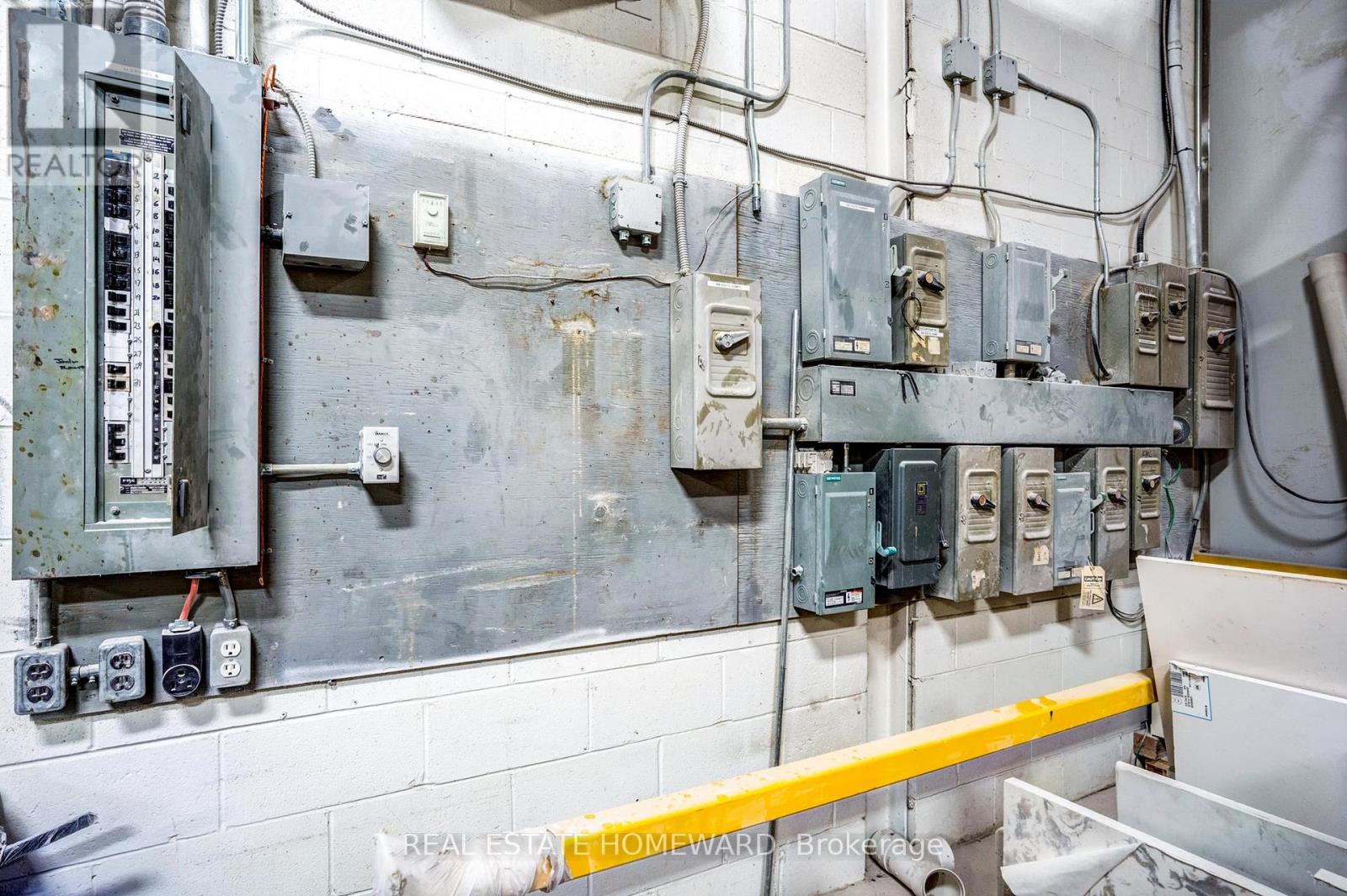 Unit 3 - 170 Bovaird Drive W, Brampton, Ontario  L7A 0H3 - Photo 19 - W13004834