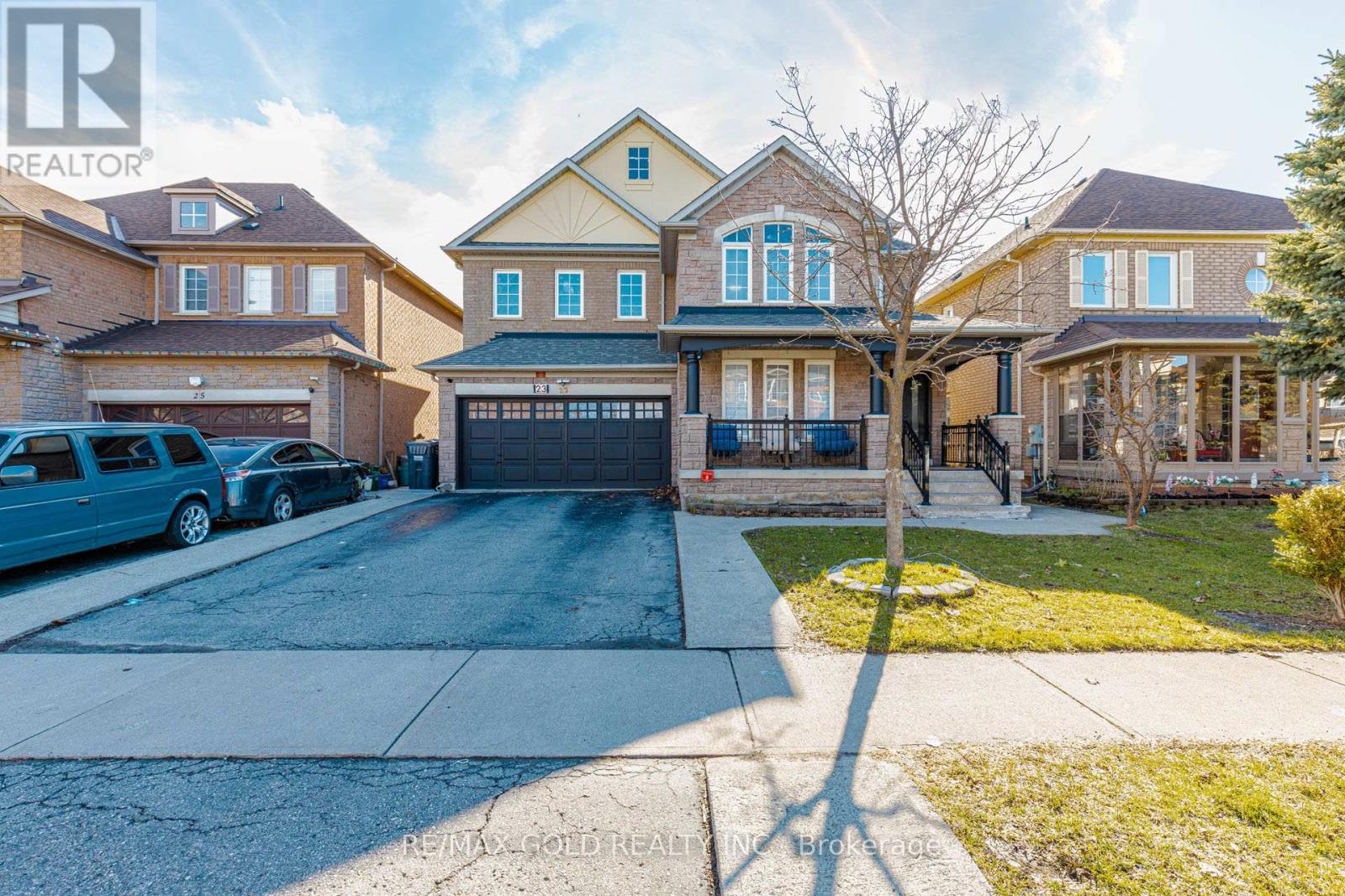 23 WILD INDIGO CRESCENT, Brampton, Ontario