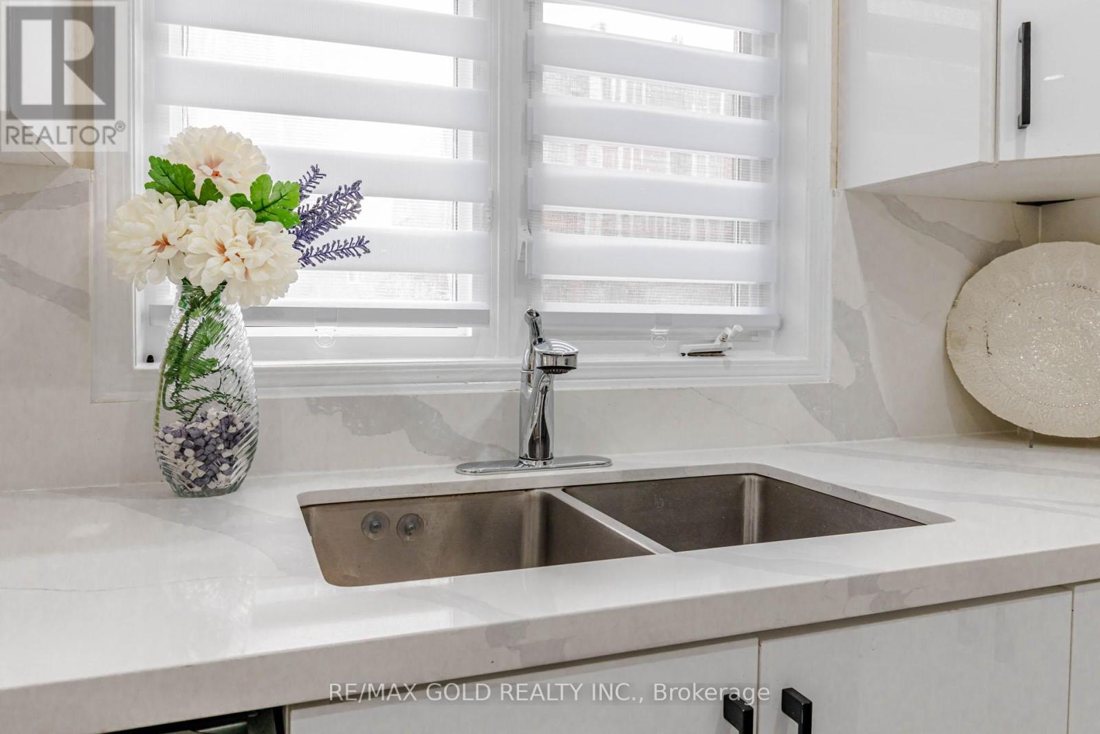 23 Wild Indigo Crescent, Brampton, Ontario  L6R 2J9 - Photo 20 - W13004840