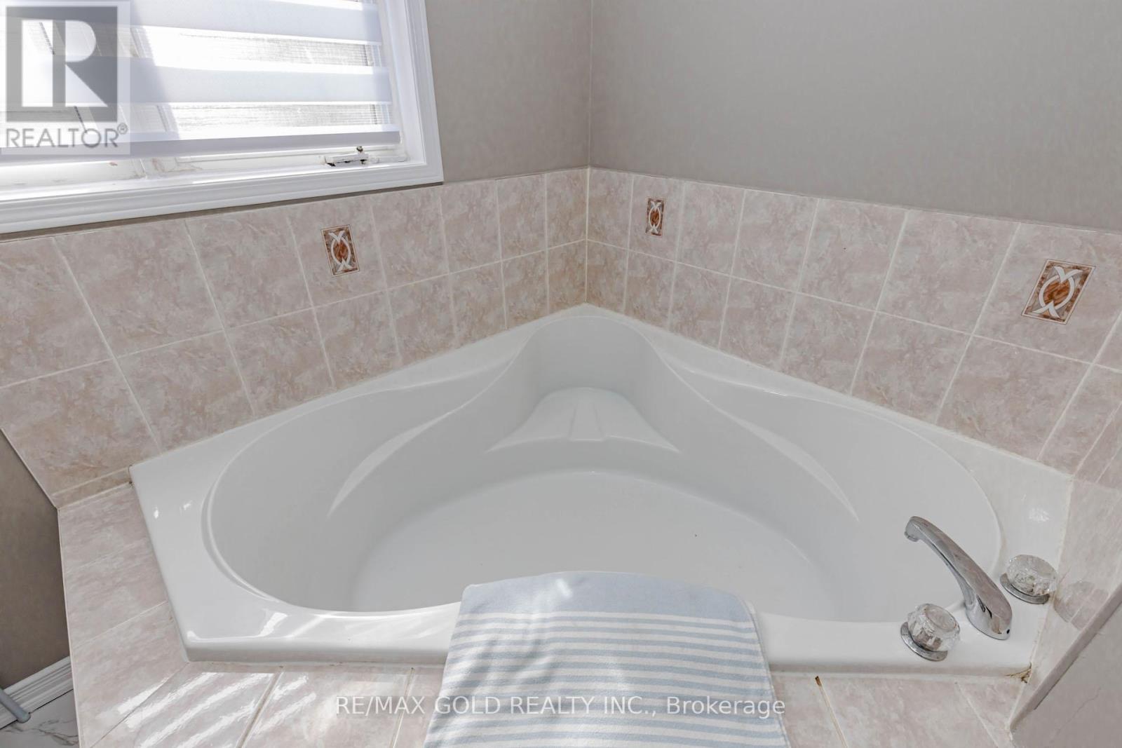 23 Wild Indigo Crescent, Brampton, Ontario  L6R 2J9 - Photo 34 - W13004840