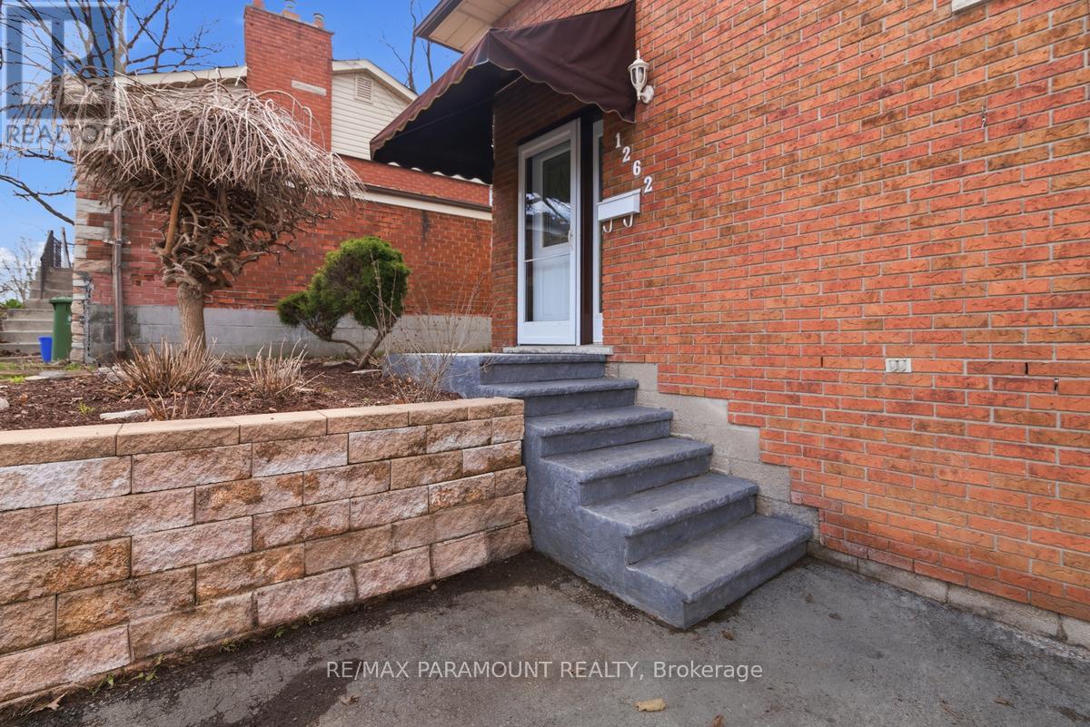 1262 Upper Gage Avenue, Hamilton, Ontario  L8W 1E4 - Photo 4 - X13004802