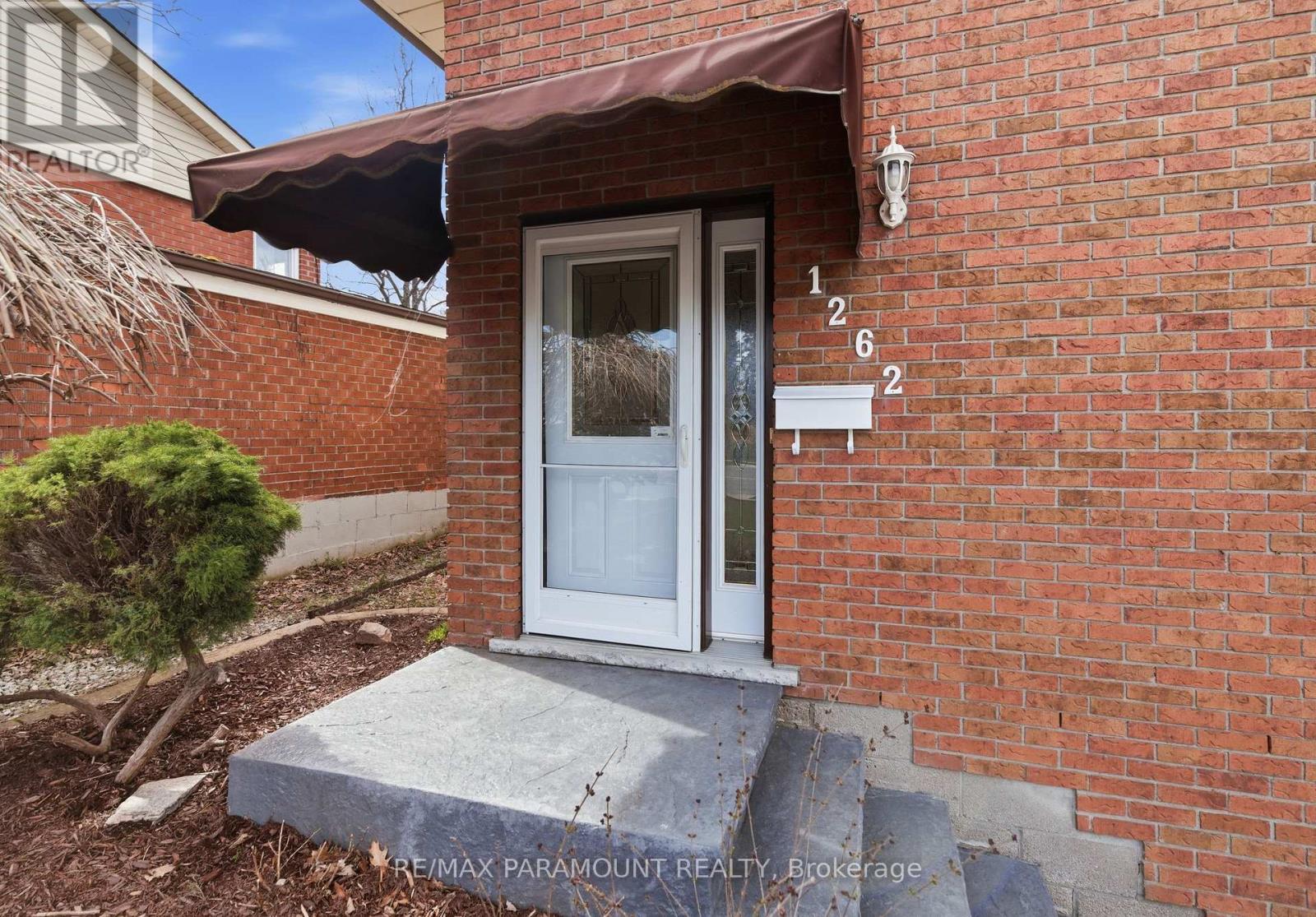 1262 Upper Gage Avenue, Hamilton, Ontario  L8W 1E4 - Photo 5 - X13004802