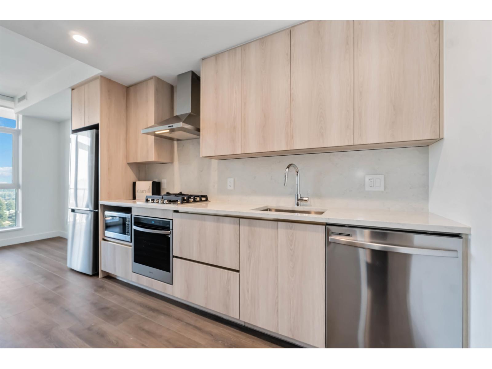 2903 10750 135a Street, Surrey, British Columbia  V3T 0V4 - Photo 3 - R3088655