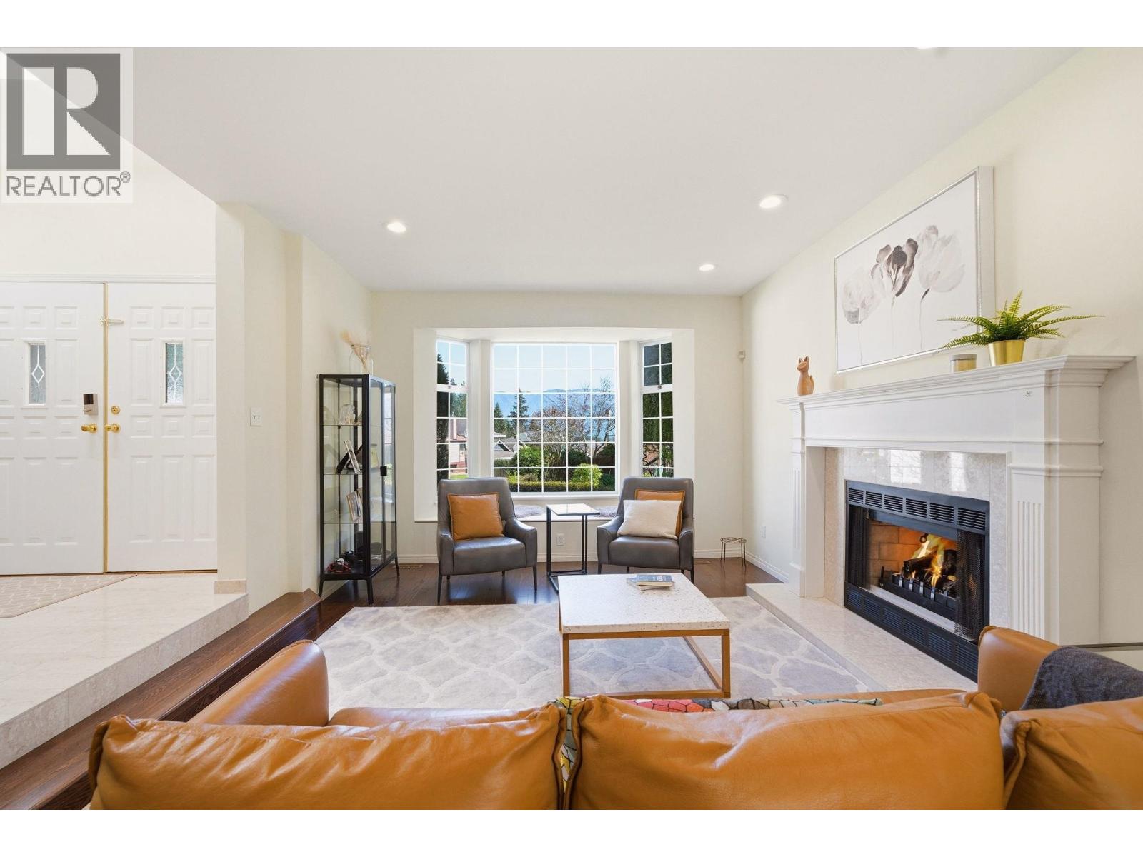 4063 Shone Road, North Vancouver, British Columbia  V7G 2N4 - Photo 2 - R3110489