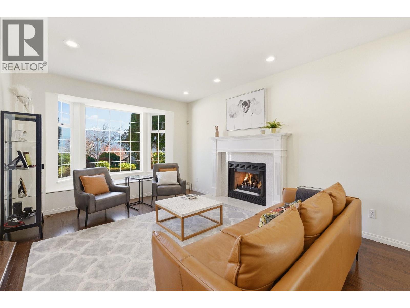 4063 Shone Road, North Vancouver, British Columbia  V7G 2N4 - Photo 3 - R3110489