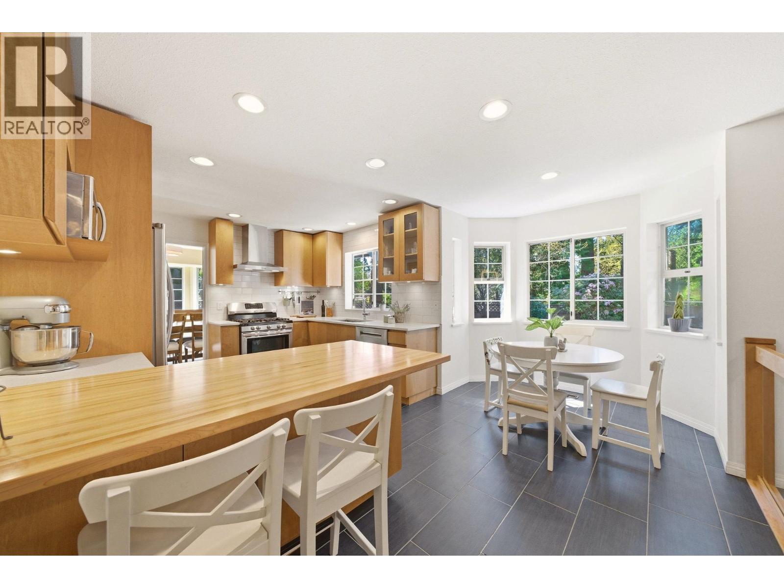 4063 Shone Road, North Vancouver, British Columbia  V7G 2N4 - Photo 8 - R3110489