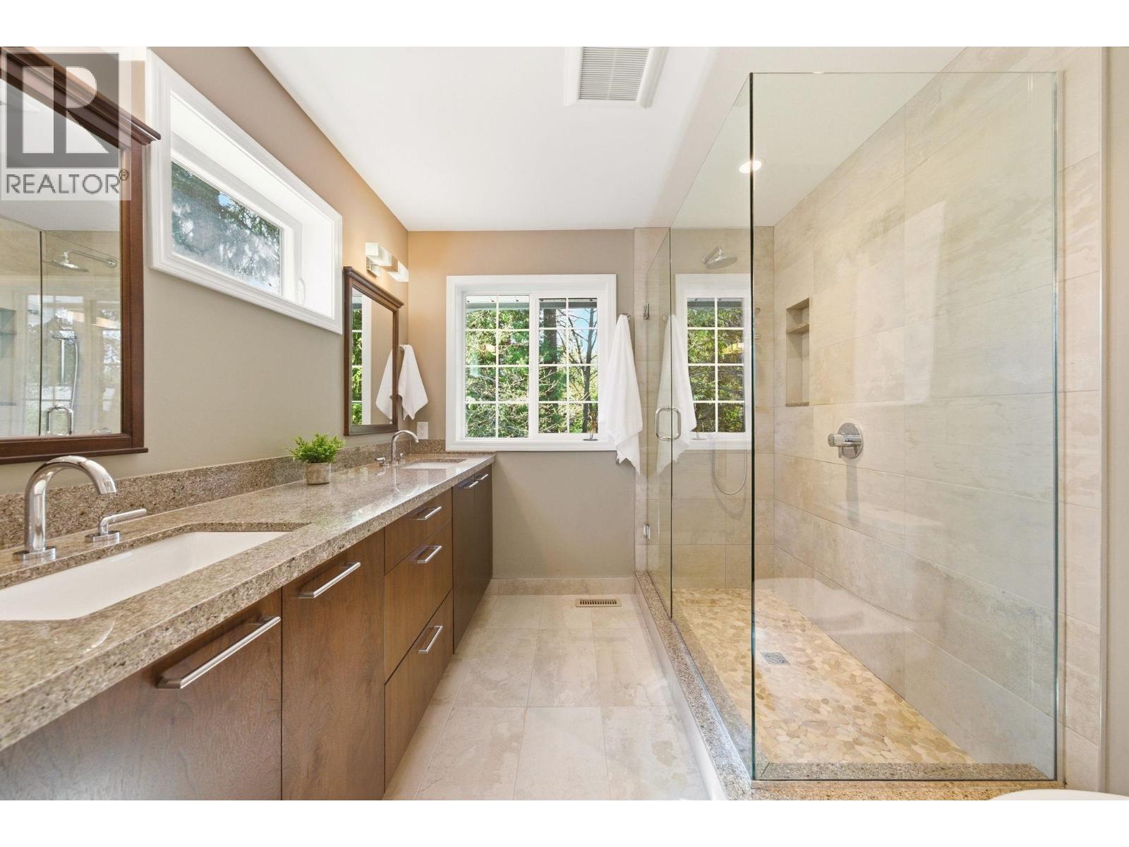 4063 Shone Road, North Vancouver, British Columbia  V7G 2N4 - Photo 23 - R3110489