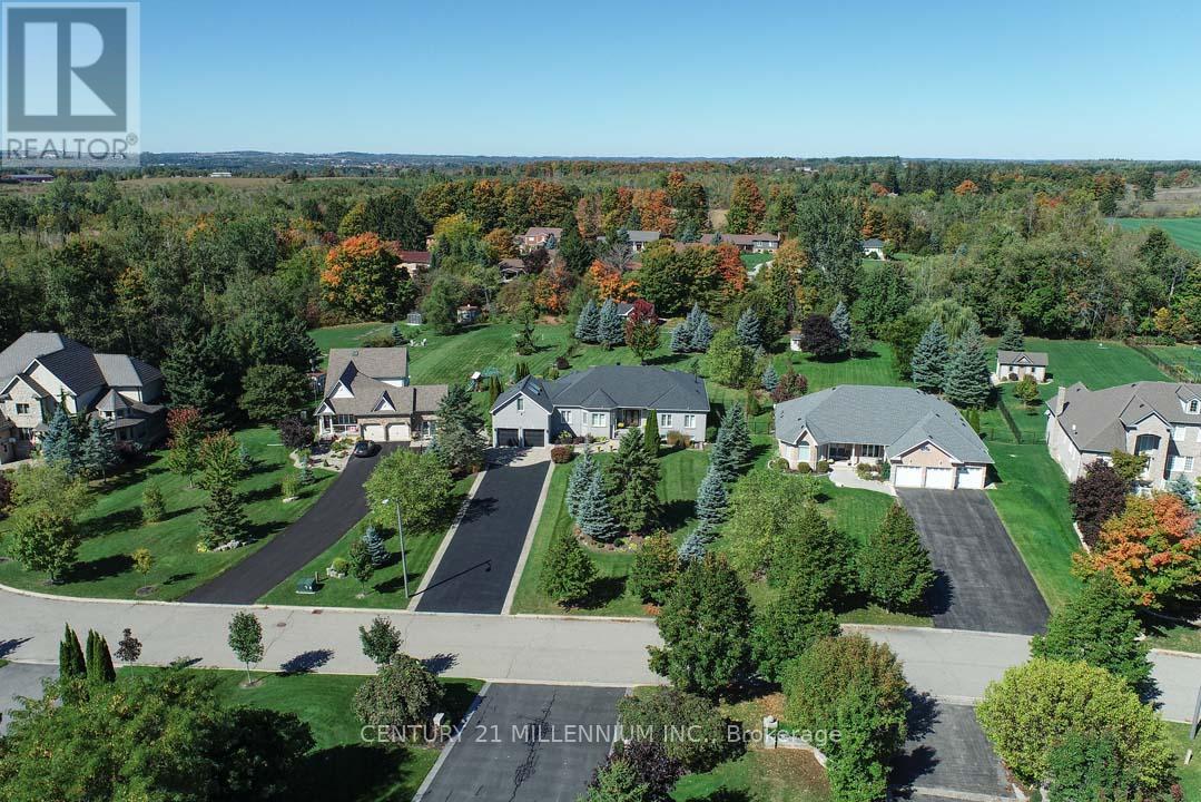 8 Castlewood Court, Caledon, Ontario  L7K 0C1 - Photo 3 - W12864650