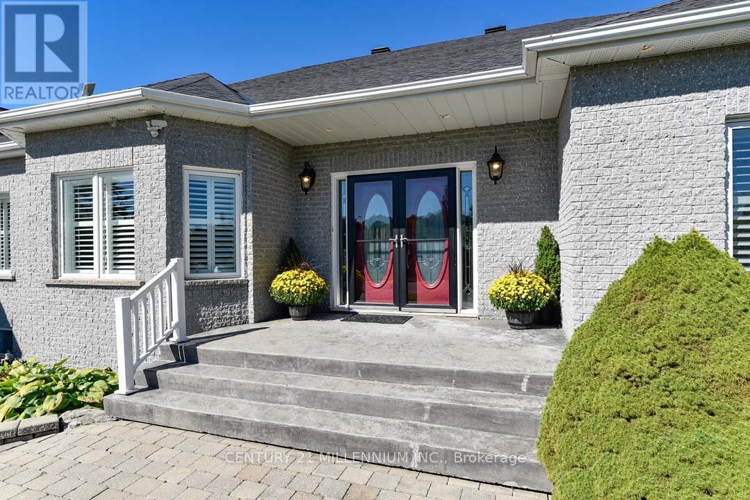 8 Castlewood Court, Caledon, Ontario  L7K 0C1 - Photo 7 - W12864650