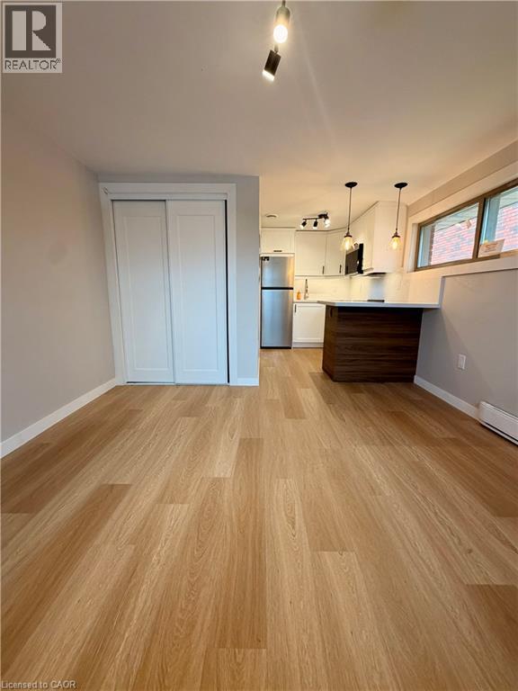 5 Fisher Crescent Unit# Studio, Hamilton, Ontario  L9C 4N1 - Photo 3 - 40820858