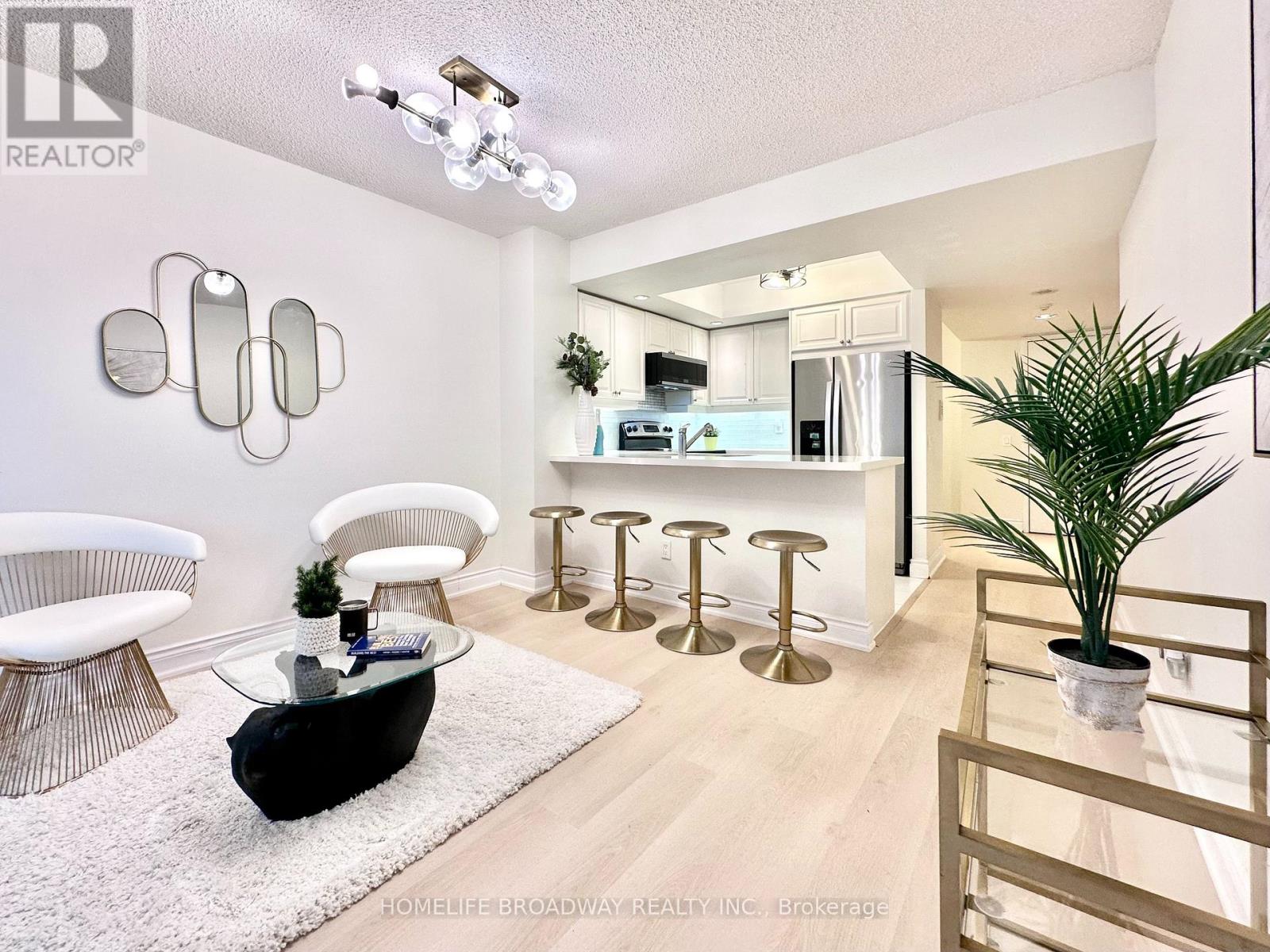 521 - 15 NORTHTOWN WAY, Toronto, Ontario