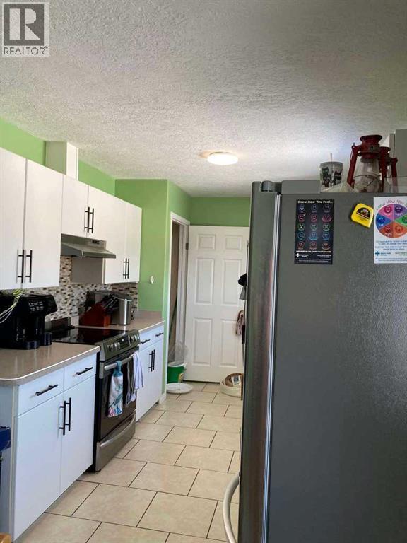 3 Boyer Close, High Level, Alberta  T0H 1Z0 - Photo 6 - A2293127