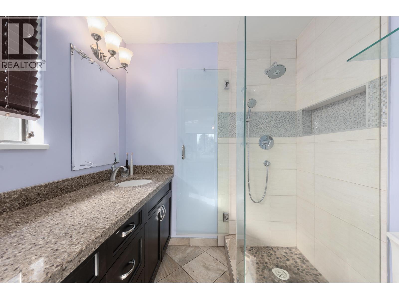 2950 Keets Drive, Coquitlam, British Columbia  V3C 4R6 - Photo 25 - R3110764