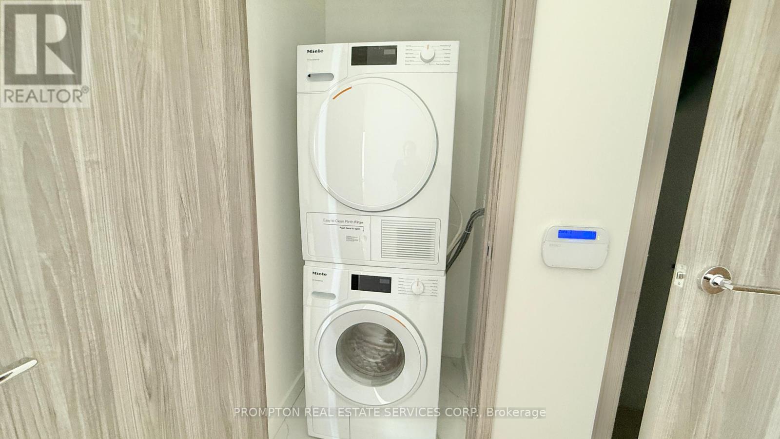 8101 - 3 Concord Cityplace Way, Toronto, Ontario  M5V 0X4 - Photo 18 - C13004878