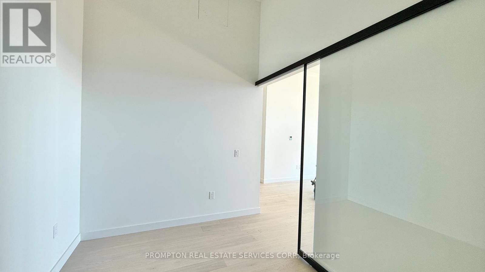 8101 - 3 Concord Cityplace Way, Toronto, Ontario  M5V 0X4 - Photo 22 - C13004878