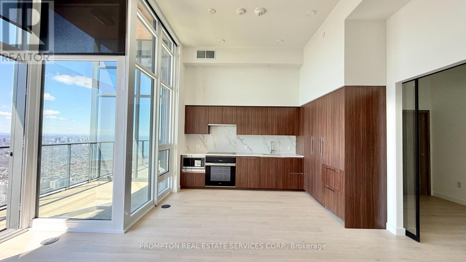 8101 - 3 Concord Cityplace Way, Toronto, Ontario  M5V 0X4 - Photo 4 - C13004878