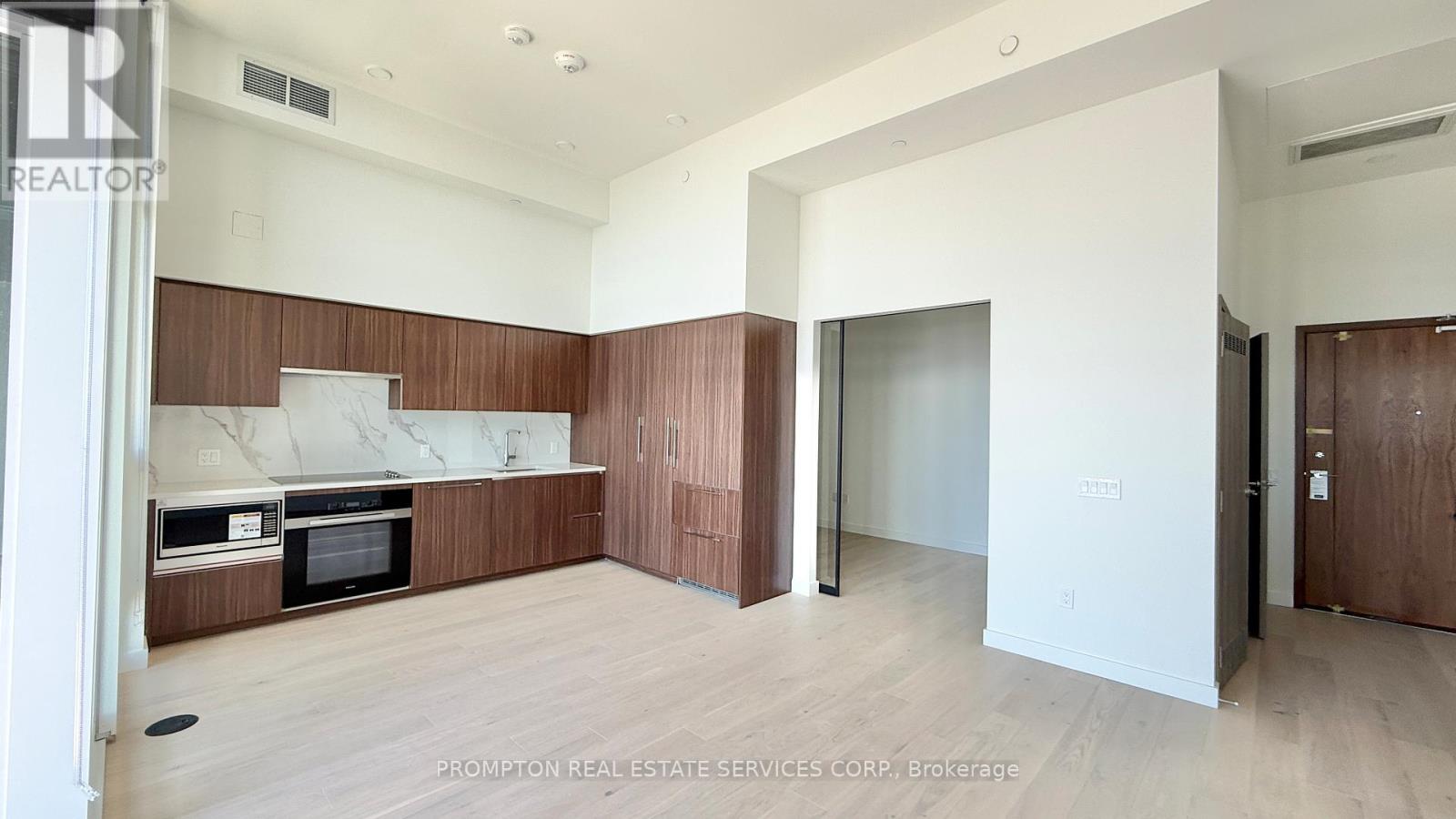 8101 - 3 Concord Cityplace Way, Toronto, Ontario  M5V 0X4 - Photo 5 - C13004878