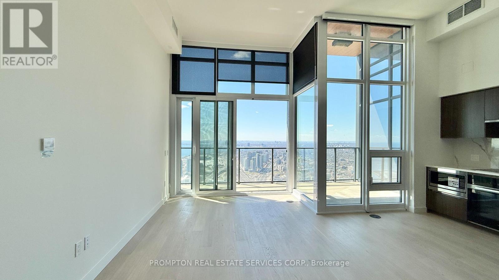 8101 - 3 Concord Cityplace Way, Toronto, Ontario  M5V 0X4 - Photo 6 - C13004878