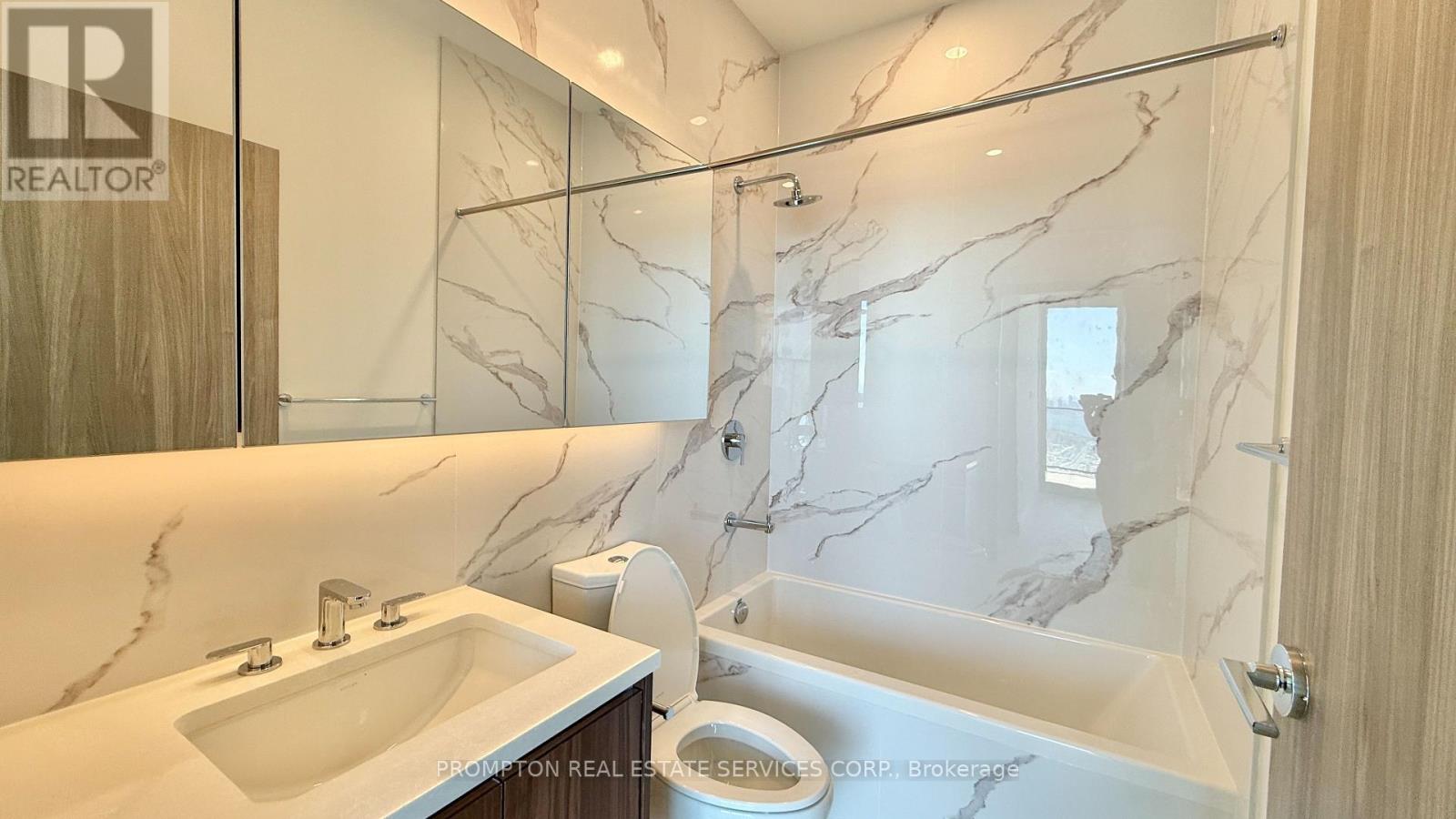 8101 - 3 Concord Cityplace Way, Toronto, Ontario  M5V 0X4 - Photo 8 - C13004878