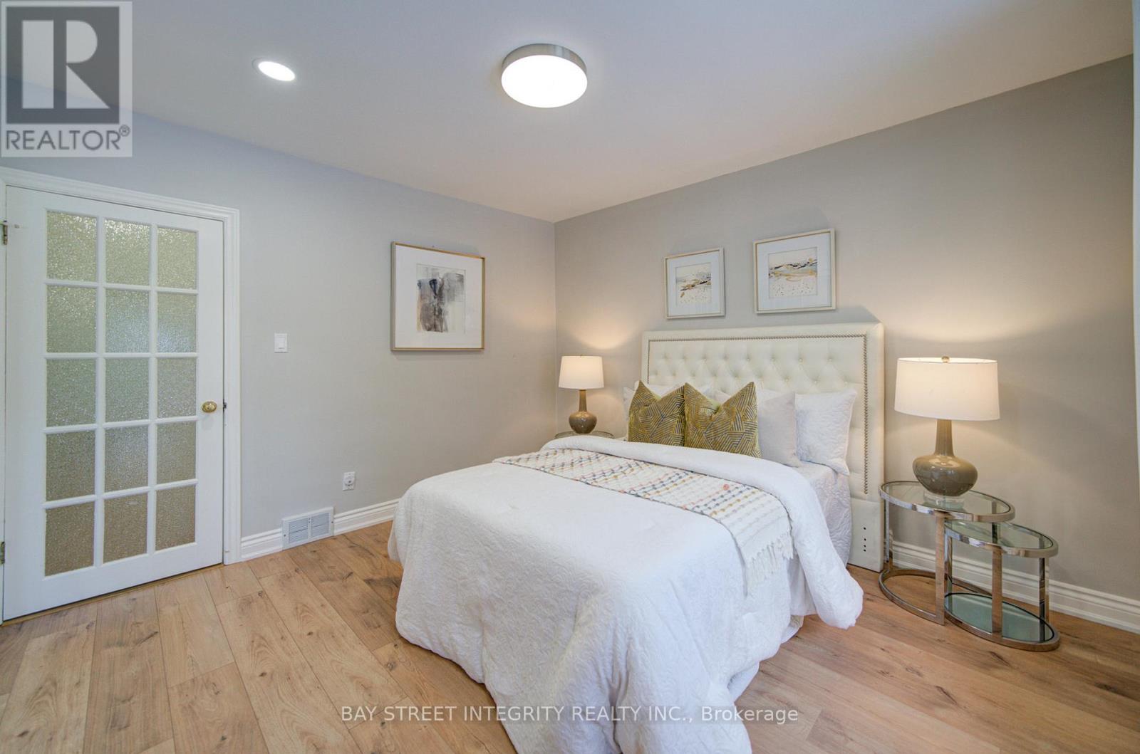 409 River Side Drive, Oakville, Ontario  L6K 3N6 - Photo 28 - W12674954