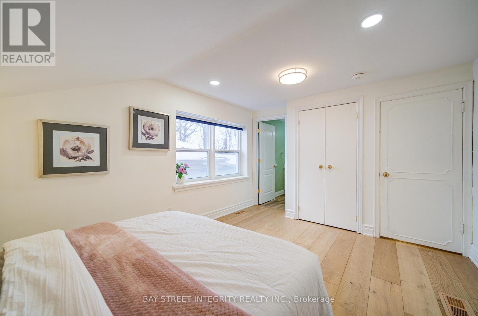 409 River Side Drive, Oakville, Ontario  L6K 3N6 - Photo 33 - W12674954