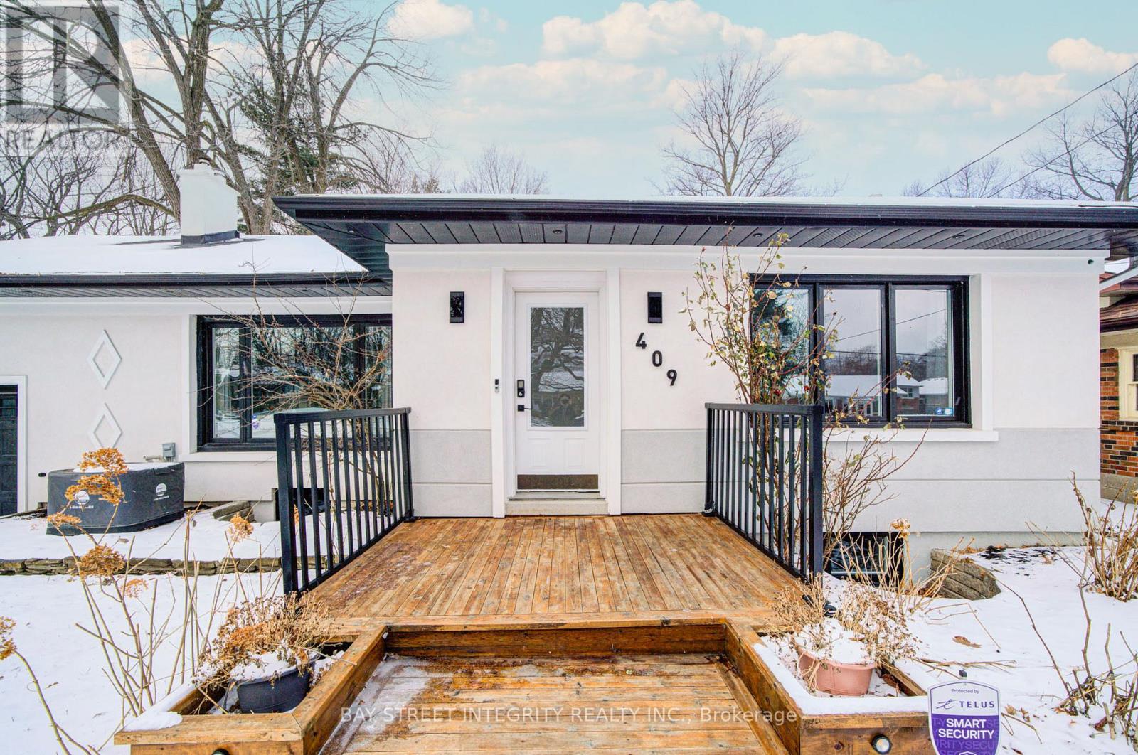 409 River Side Drive, Oakville, Ontario  L6K 3N6 - Photo 3 - W12674954