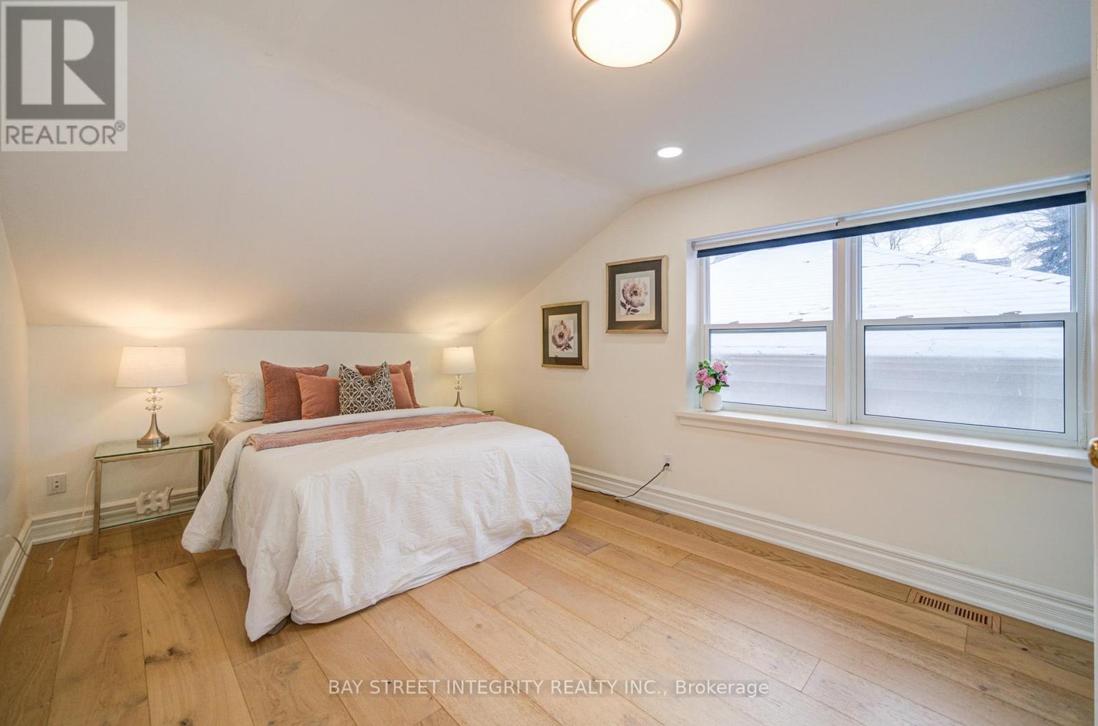 409 River Side Drive, Oakville, Ontario  L6K 3N6 - Photo 32 - W12674954