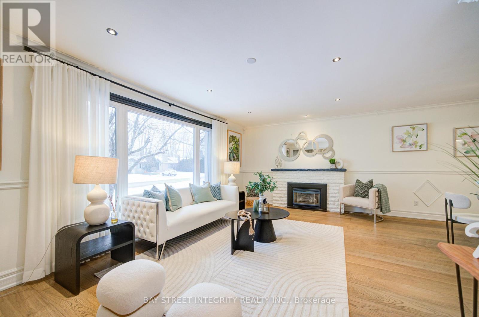 409 River Side Drive, Oakville, Ontario  L6K 3N6 - Photo 8 - W12674954