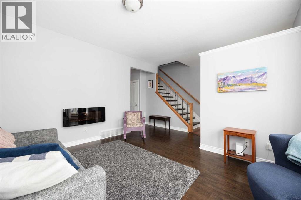 209 Pickles Crescent, Fort Mcmurray, Alberta  T9K 2T7 - Photo 4 - A2288698