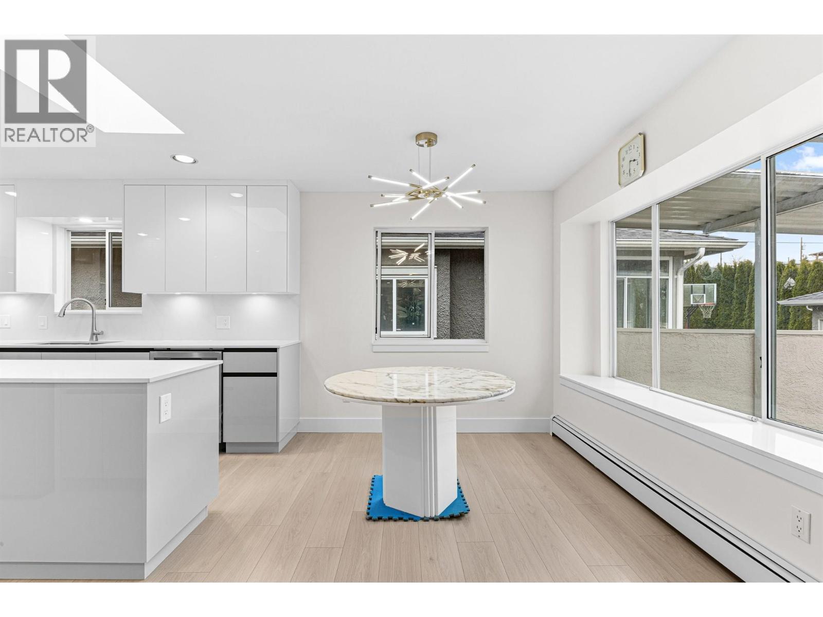 7728 Mary Avenue, Burnaby, British Columbia  V3N 3G8 - Photo 11 - R3112078