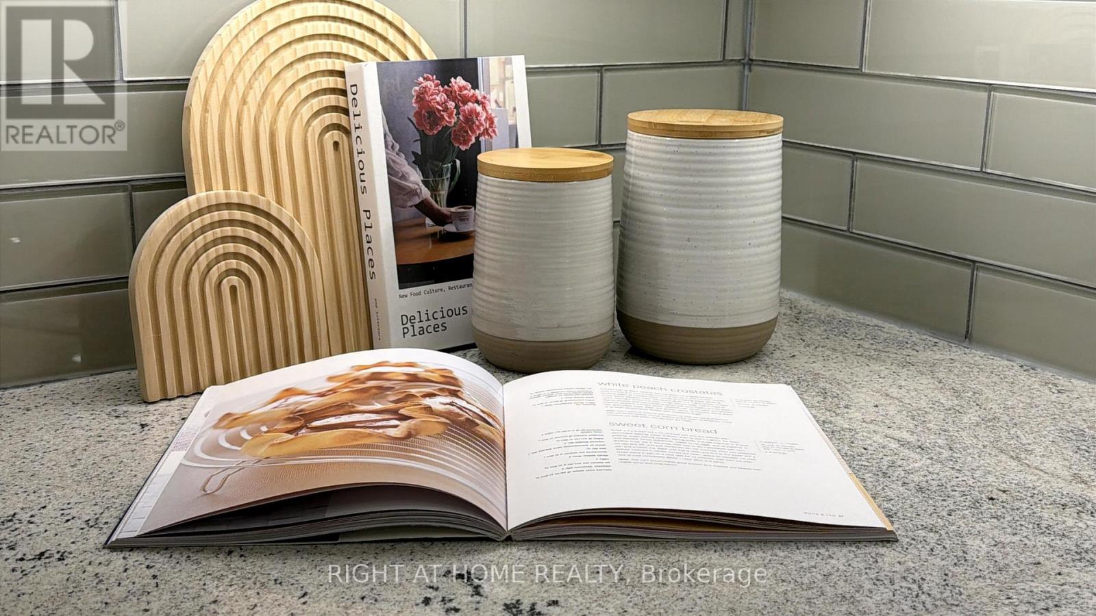 705 - 90 Orchard Point Road, Orillia, Ontario  L3V 8K4 - Photo 17 - S12959032