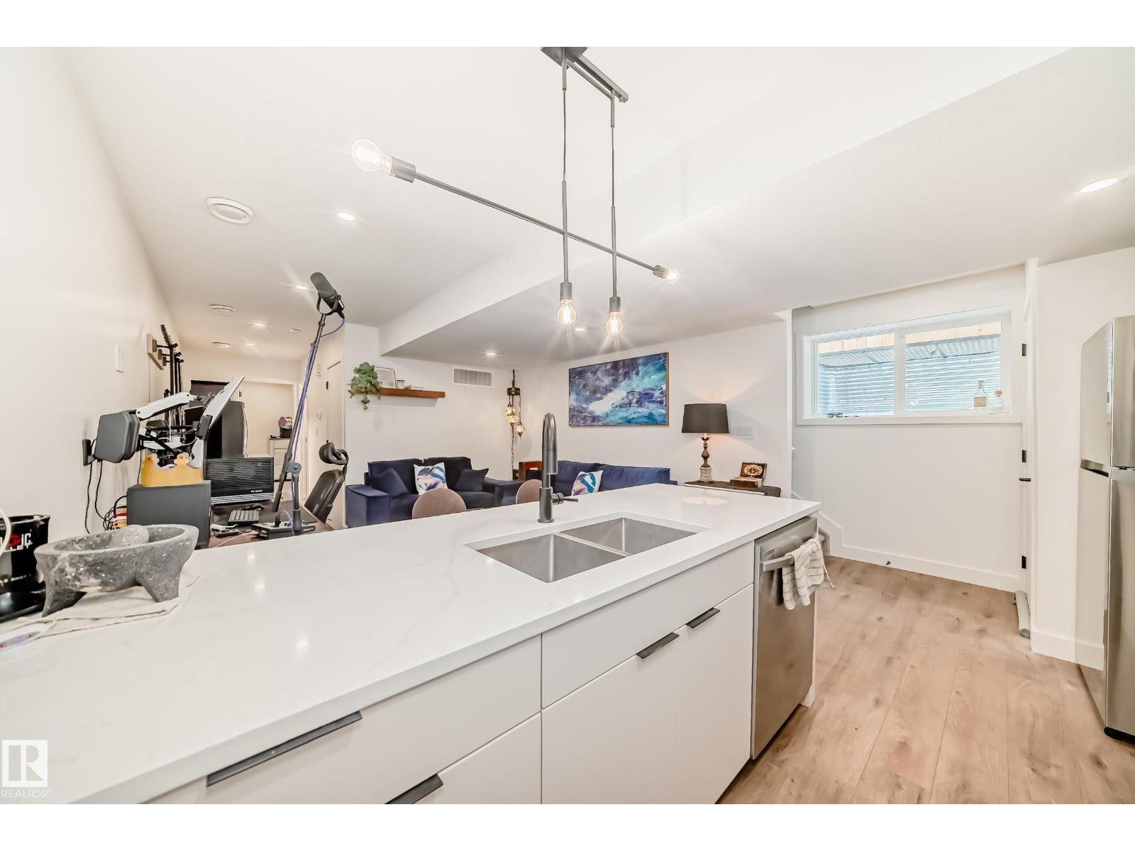 10936 117 St NW, Edmonton, Alberta  T5H 3N6 - Photo 38 - E4481363