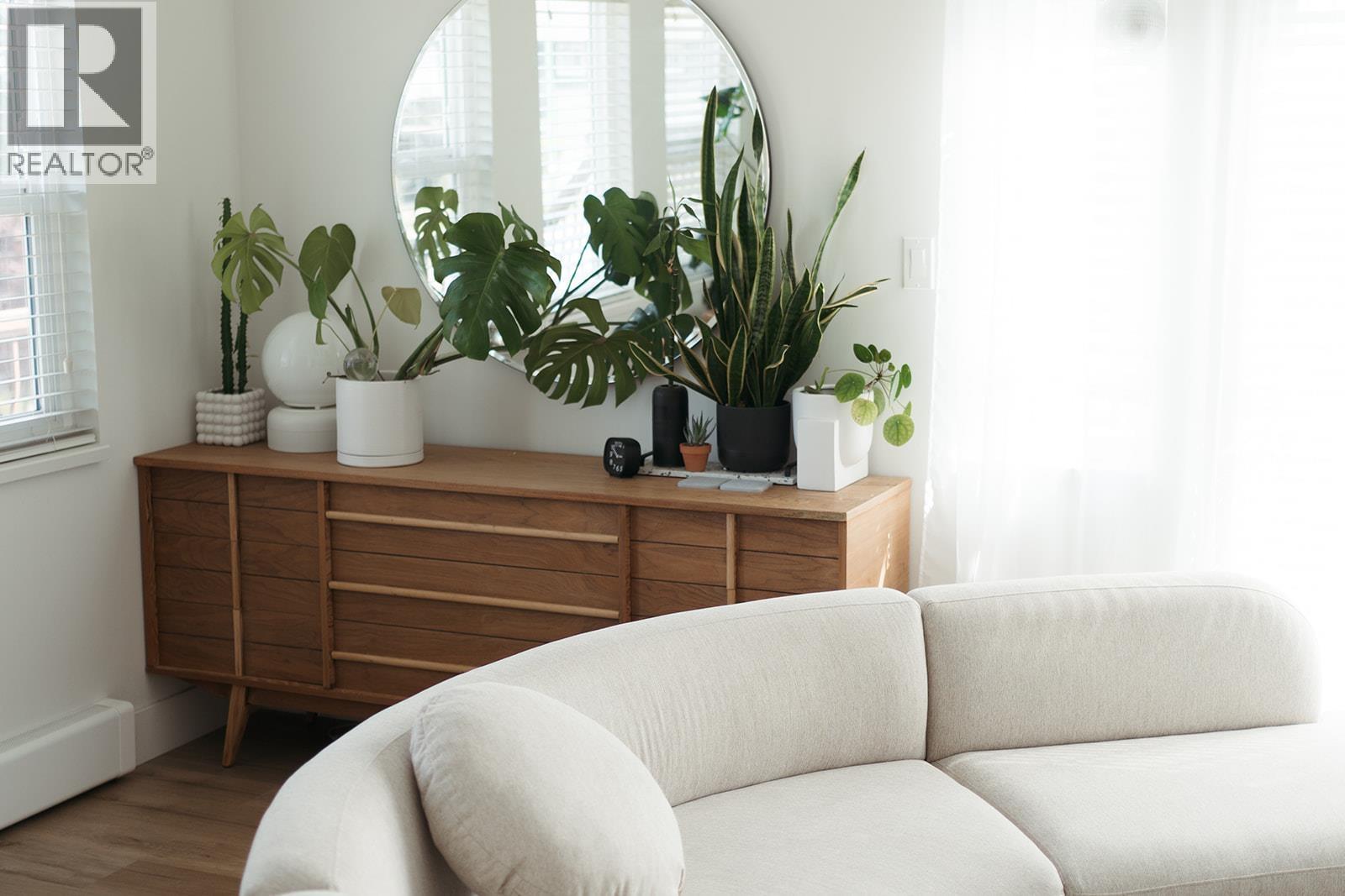 679 Gamma Avenue, Burnaby, British Columbia  V5C 6A3 - Photo 3 - R3097942