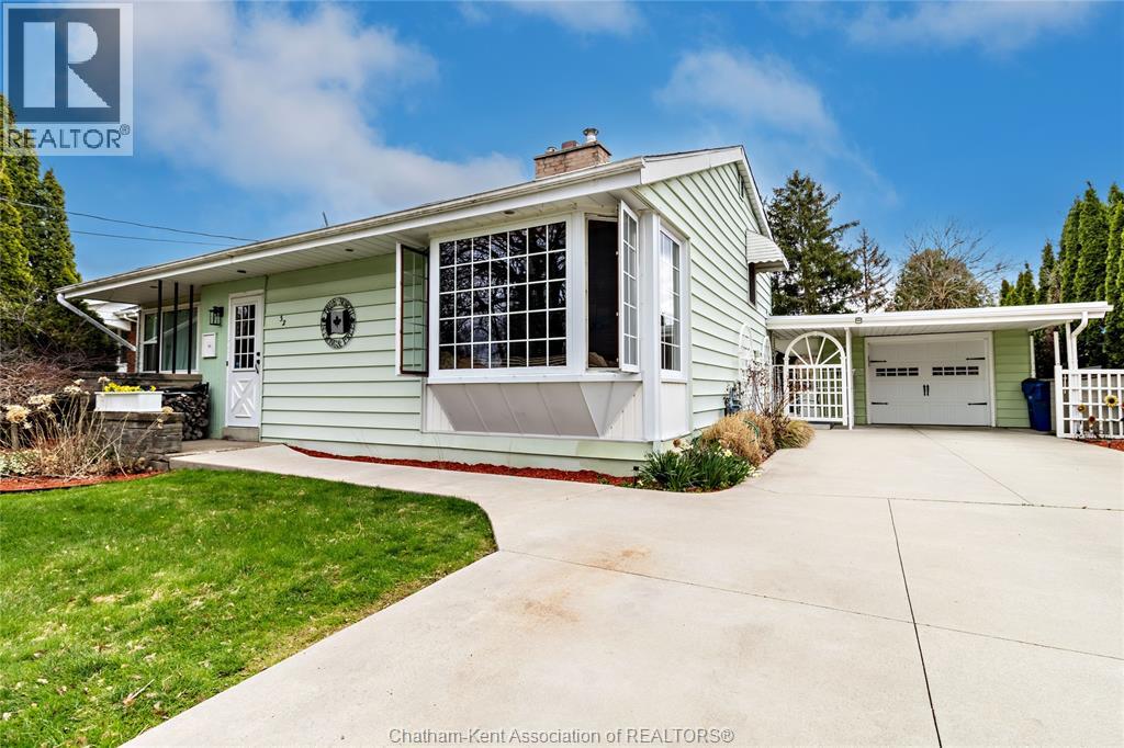 32 MAPLE STREET, Chatham, Ontario