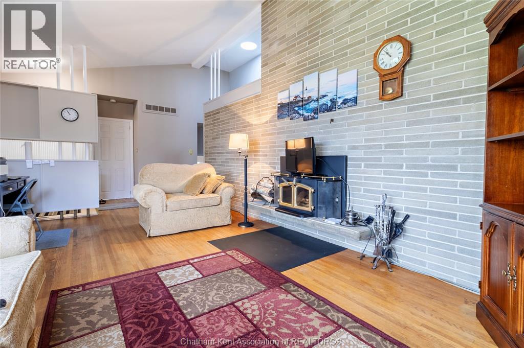 32 Maple Street, Chatham, Ontario  N7L 2E6 - Photo 10 - 26008018