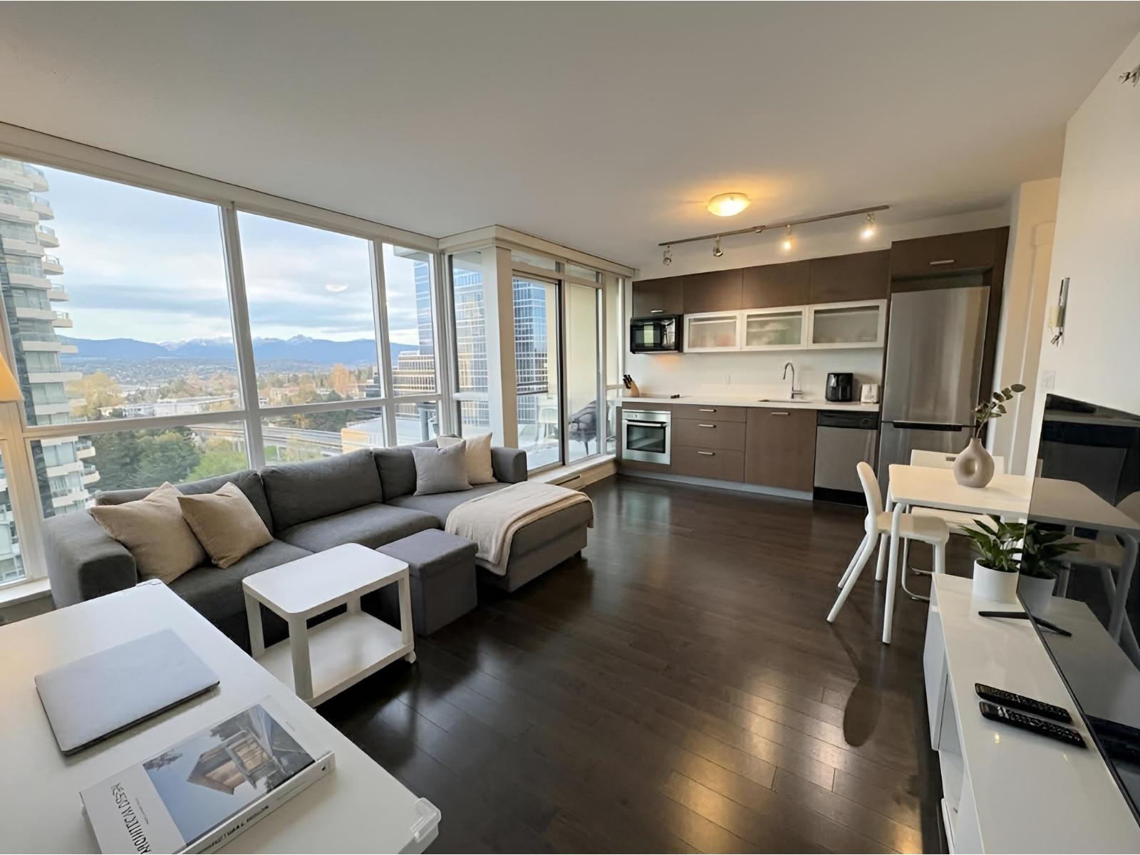 909 10777 University Drive, Surrey, British Columbia  V3T 0E6 - Photo 4 - R3102391