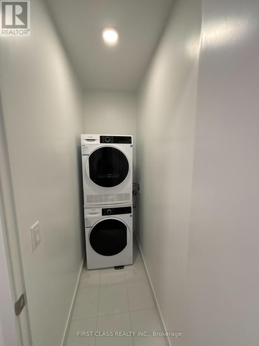 4207 - 180 Front Street E, Toronto, Ontario  M5A 0A9 - Photo 4 - C13004928