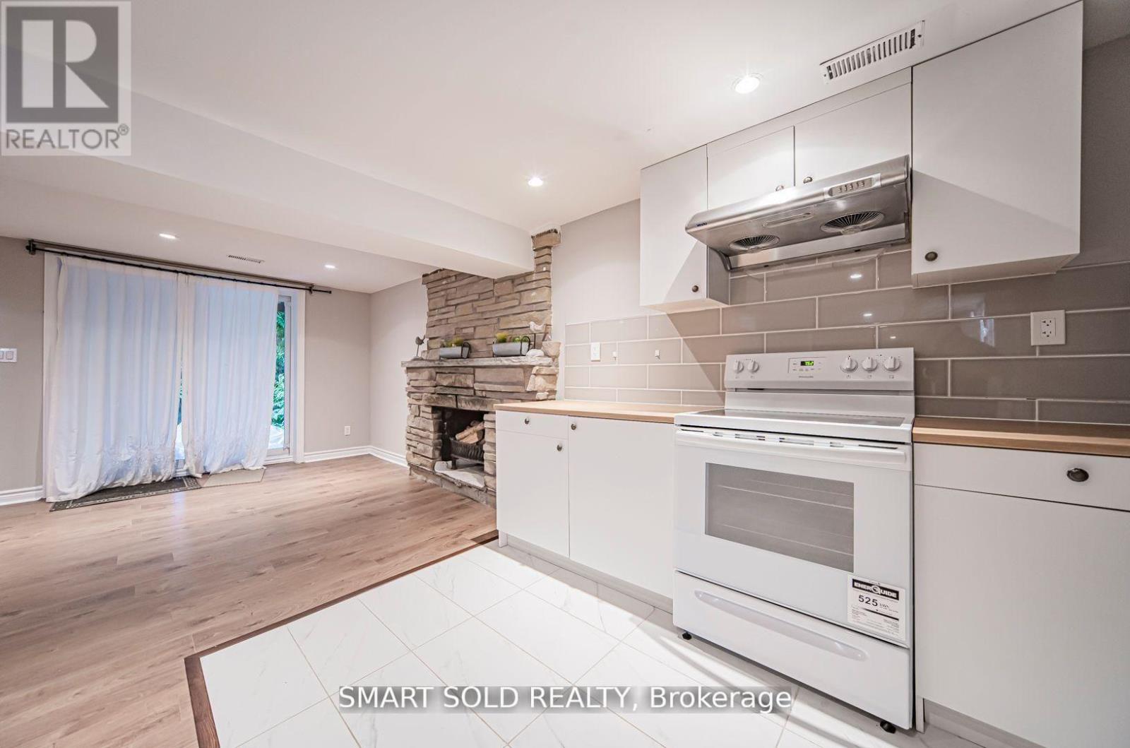 120 Abbeywood Trail, Toronto, Ontario  M3B 3B5 - Photo 22 - C13004934