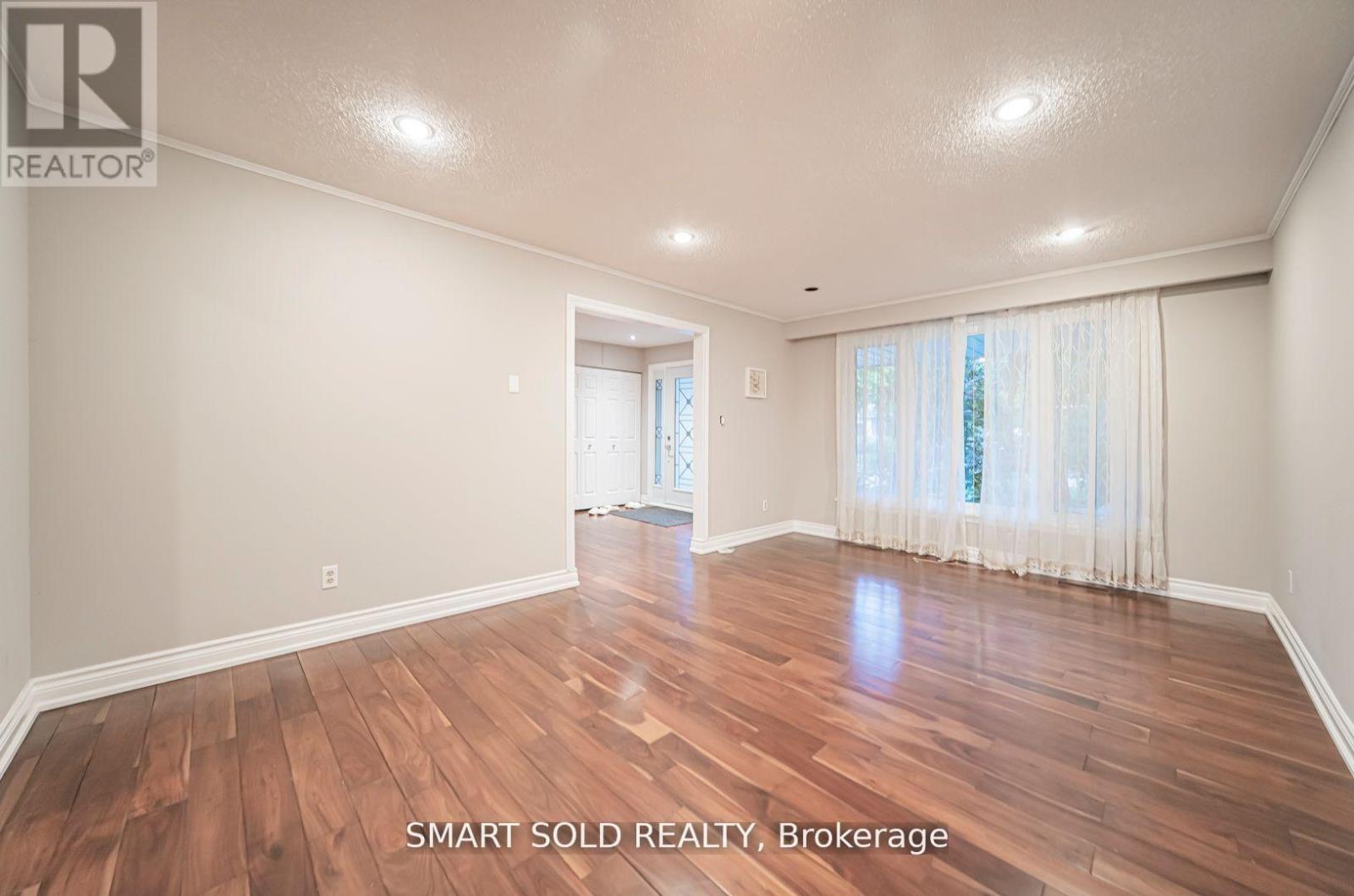 120 Abbeywood Trail, Toronto, Ontario  M3B 3B5 - Photo 5 - C13004934