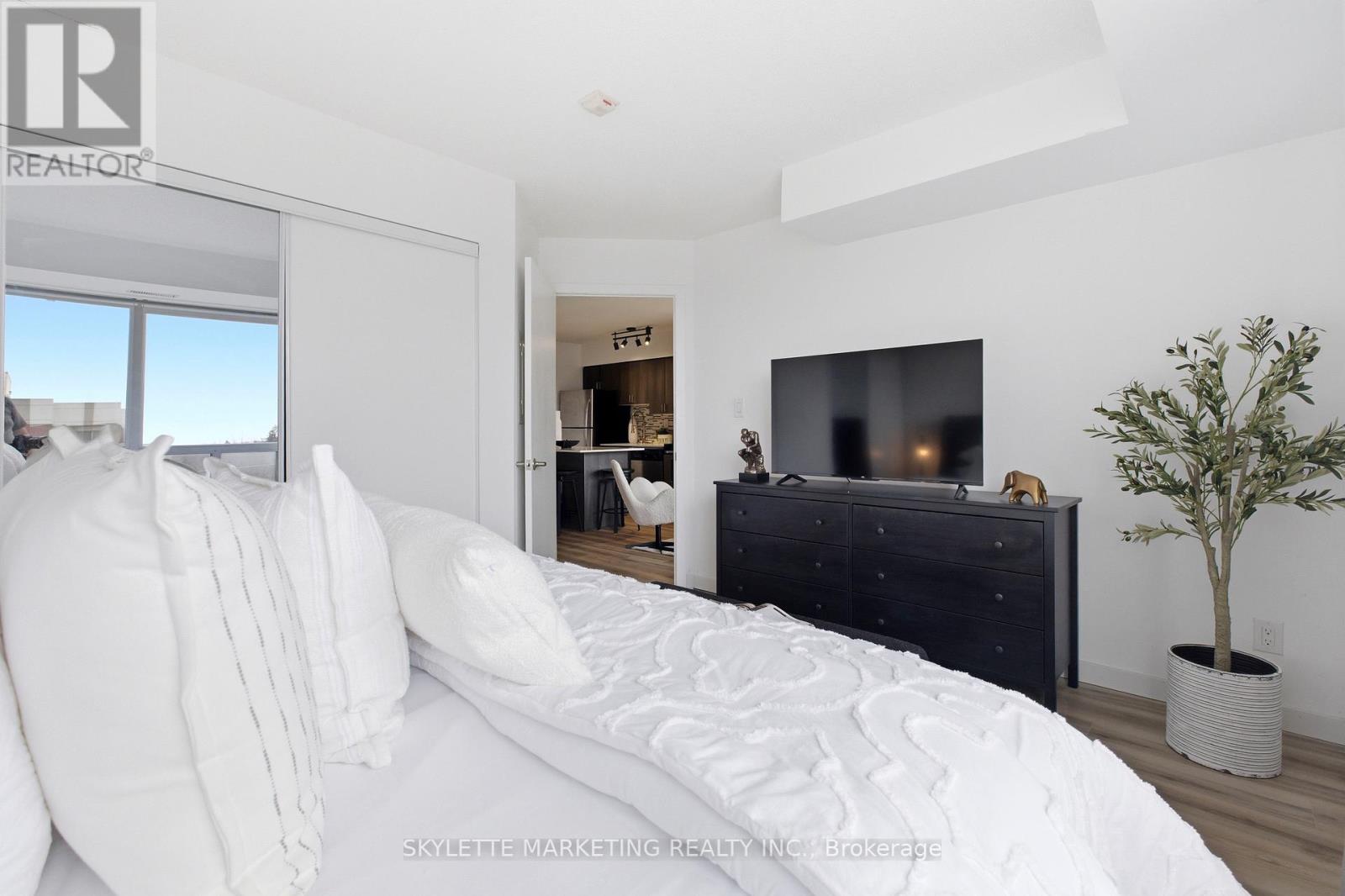 701 - 801 Sheppard Avenue W, Toronto, Ontario  M3H 0A8 - Photo 21 - C13004968