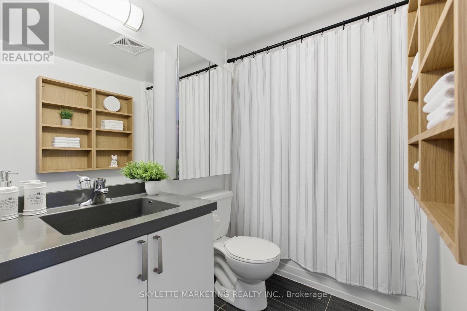 701 - 801 Sheppard Avenue W, Toronto, Ontario  M3H 0A8 - Photo 22 - C13004968