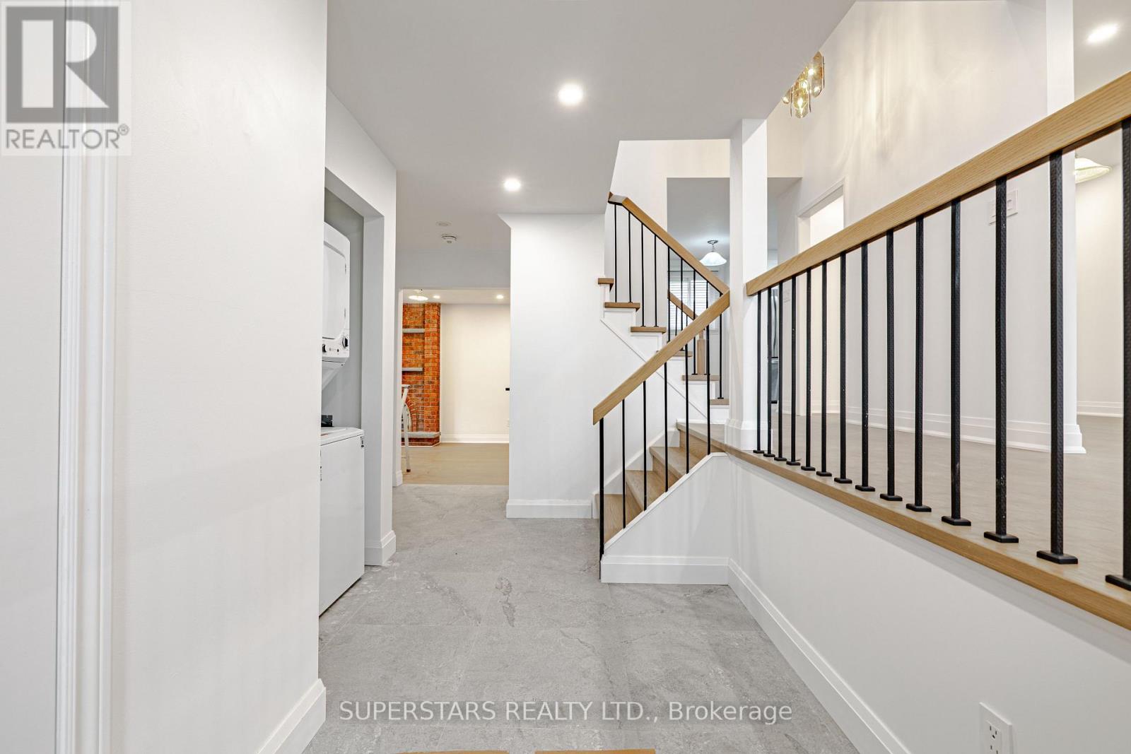 Upper - 39 Evergreen Drive, Whitby, Ontario  L1N 6S6 - Photo 16 - E13004922