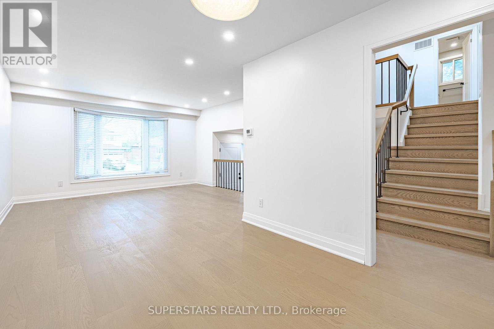 Upper - 39 Evergreen Drive, Whitby, Ontario  L1N 6S6 - Photo 7 - E13004922