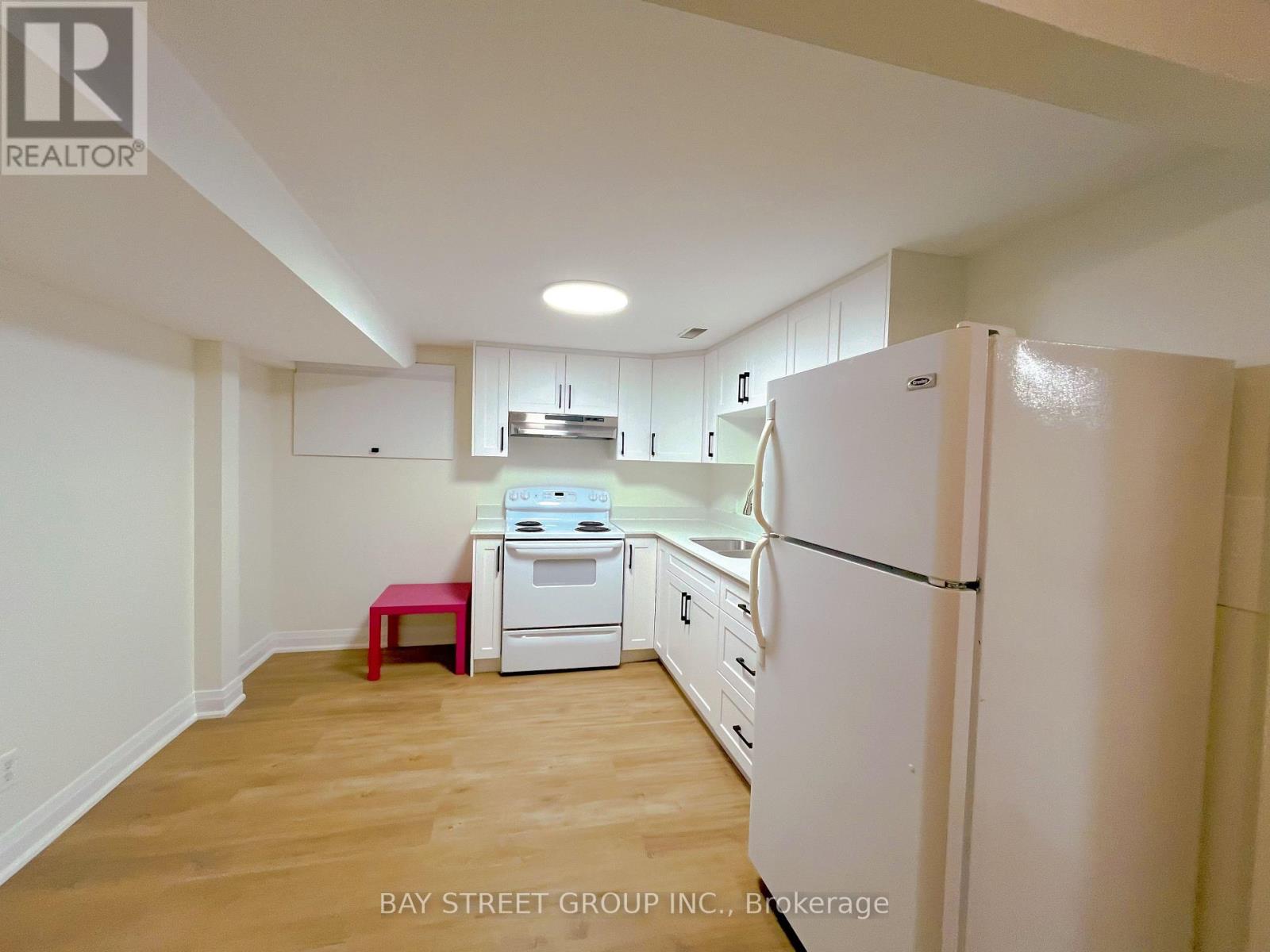 Lower - 12 Wakil Drive, St. Catharines, Ontario  L2T 3H8 - Photo 4 - X13004908